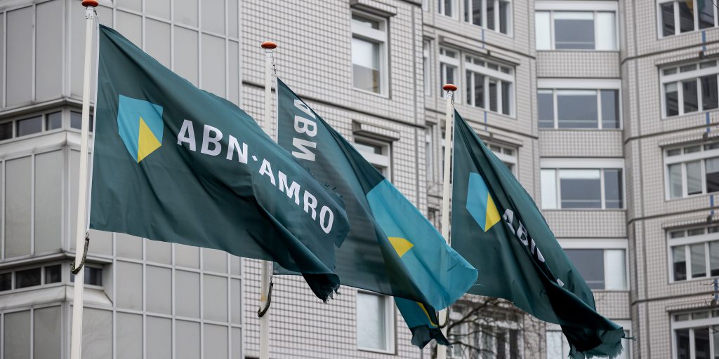 Exterieur van een pand van ABN AMRO aan de Foppingadreef in Amsterdam-Zuidoost.