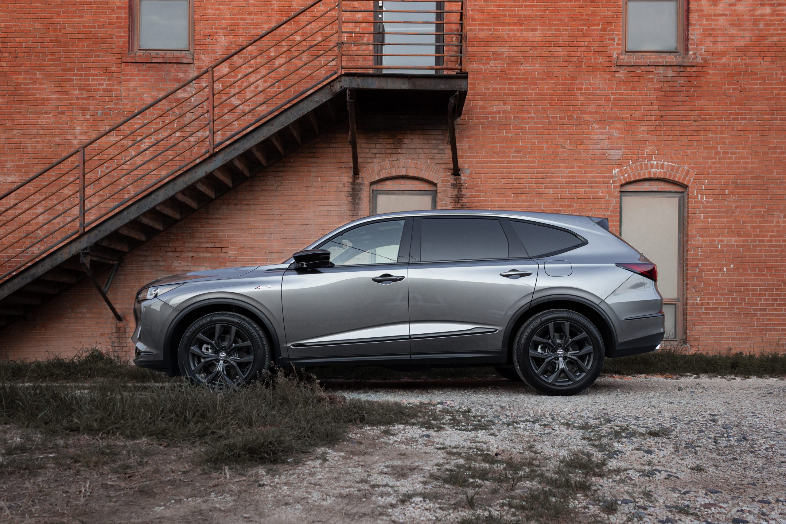 The 2022 Acura MDX.