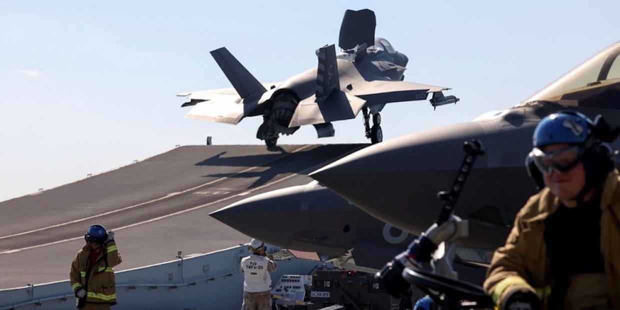 F-35B takes off from British aircraft carrier Queen Elizabeth