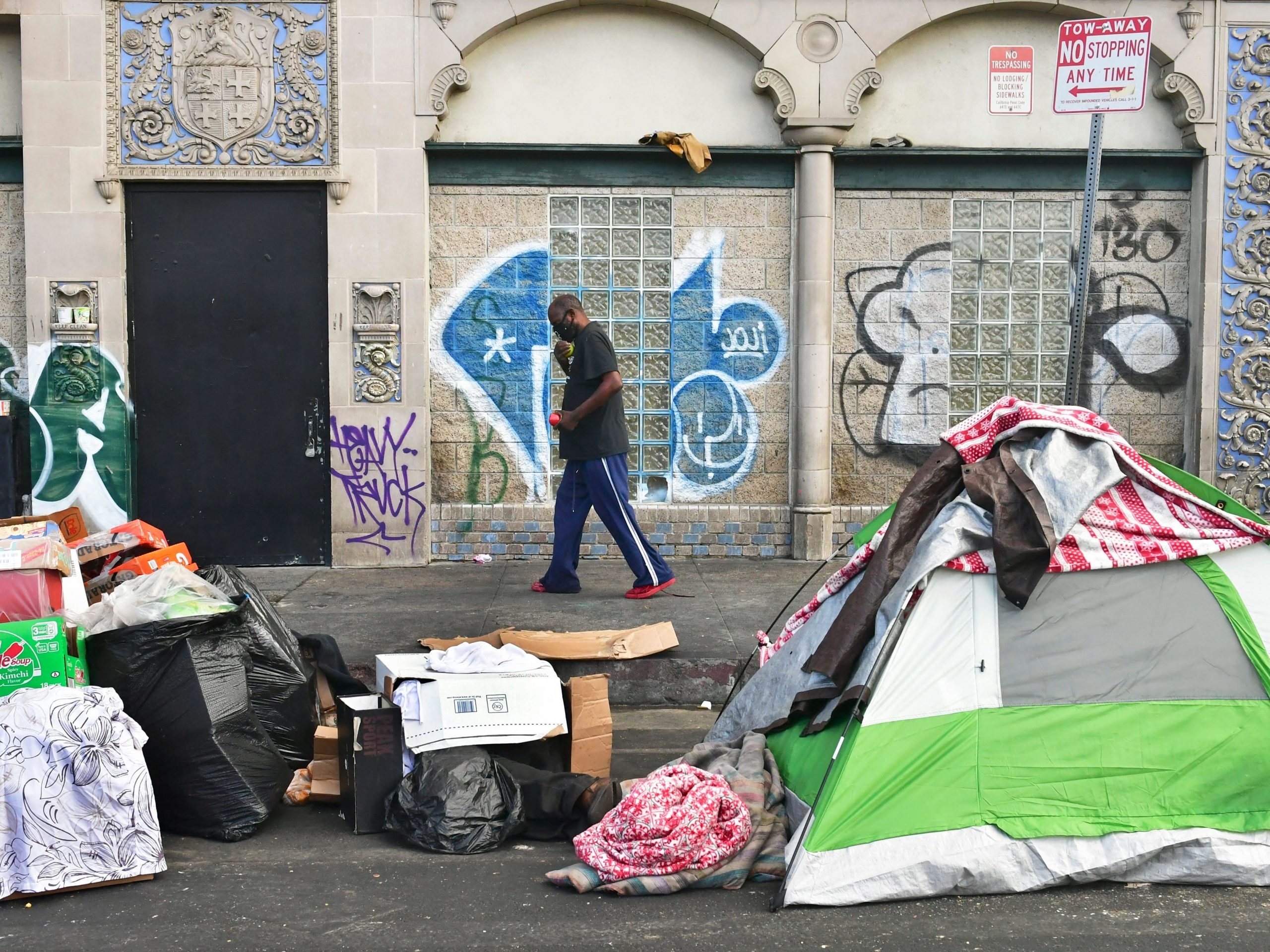 california skid row homeless tents