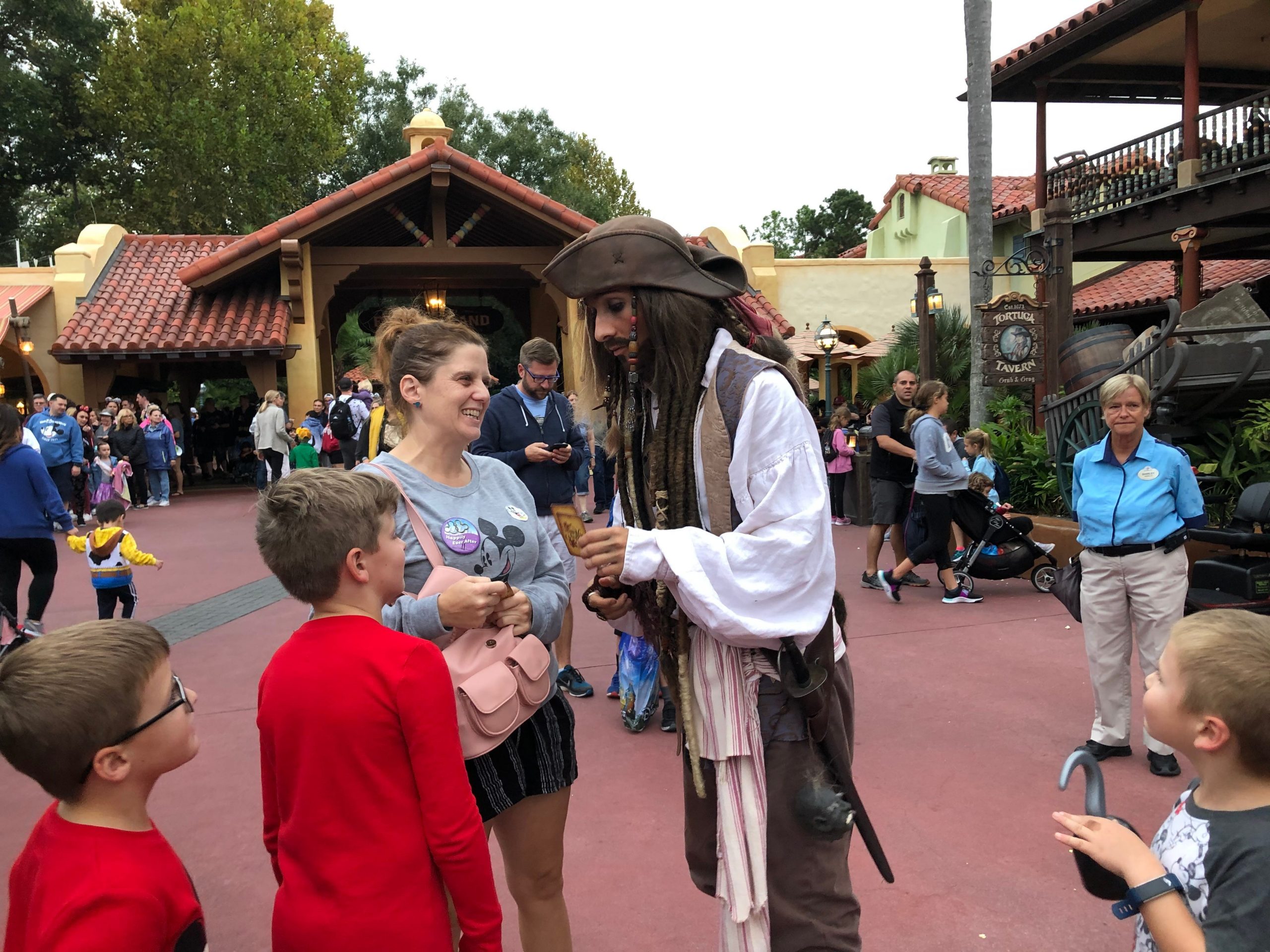 kari becker and family meeting jack sparrow at disney world