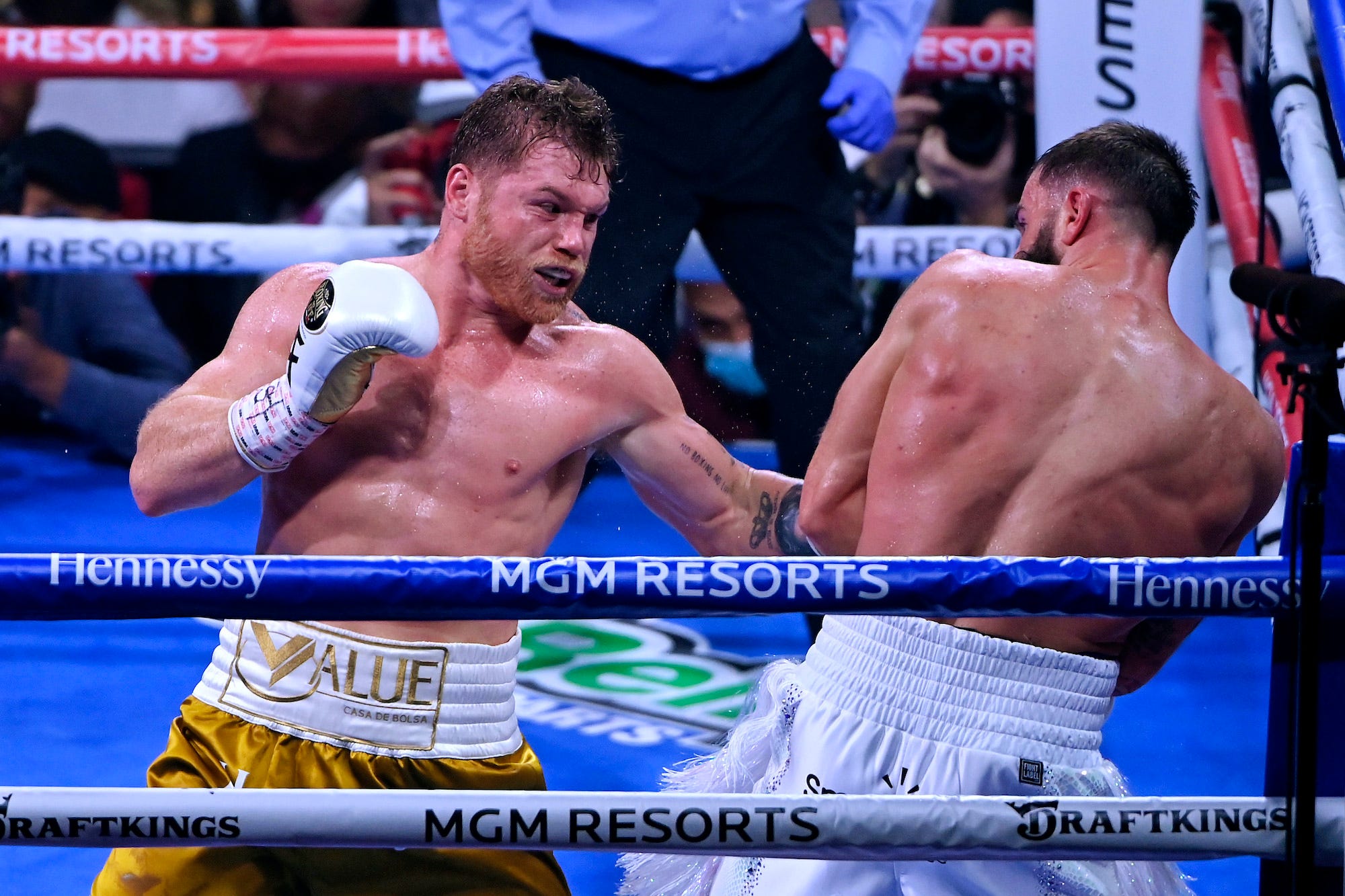 Canelo put power behind his punches to put Plant away for good.