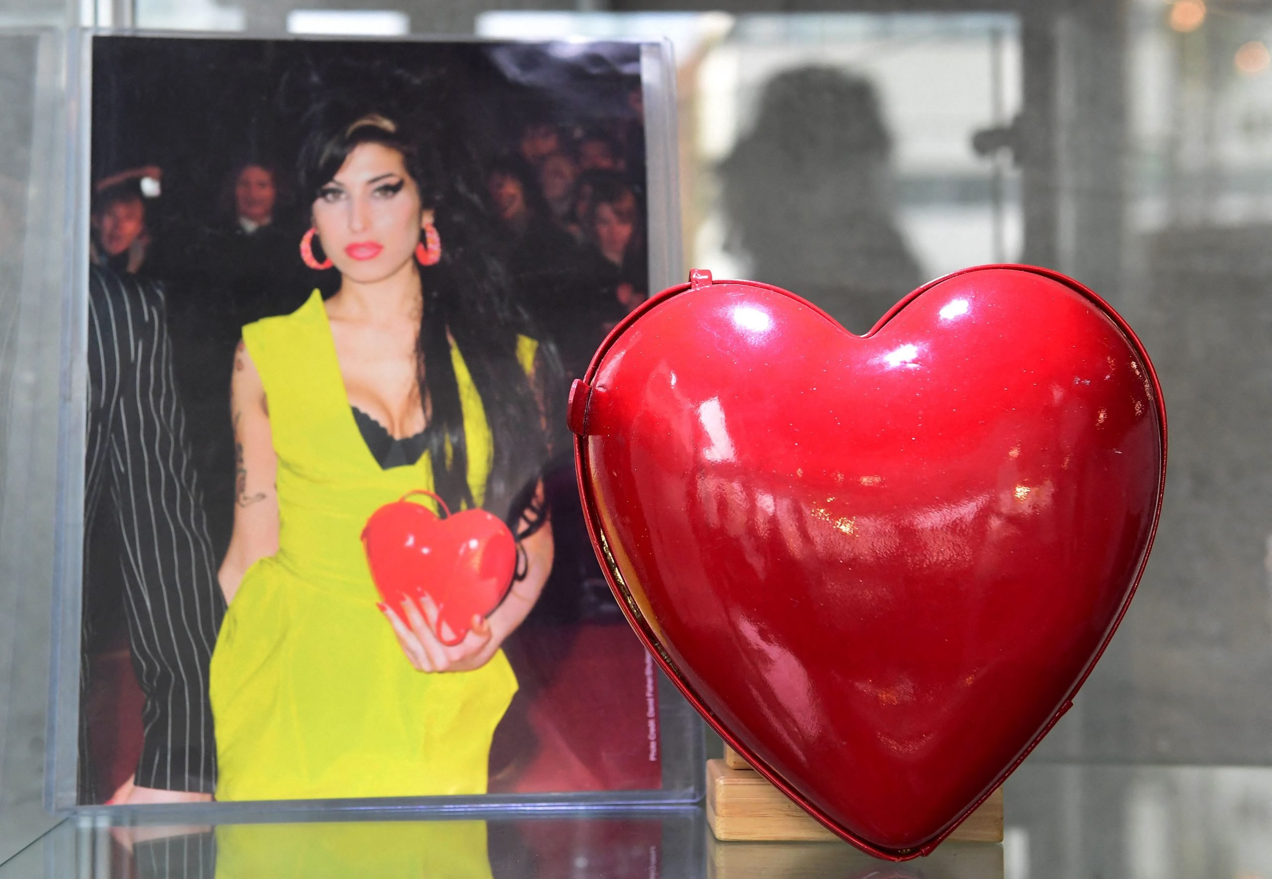 A heart-shaped purse Amy Winehouse used.