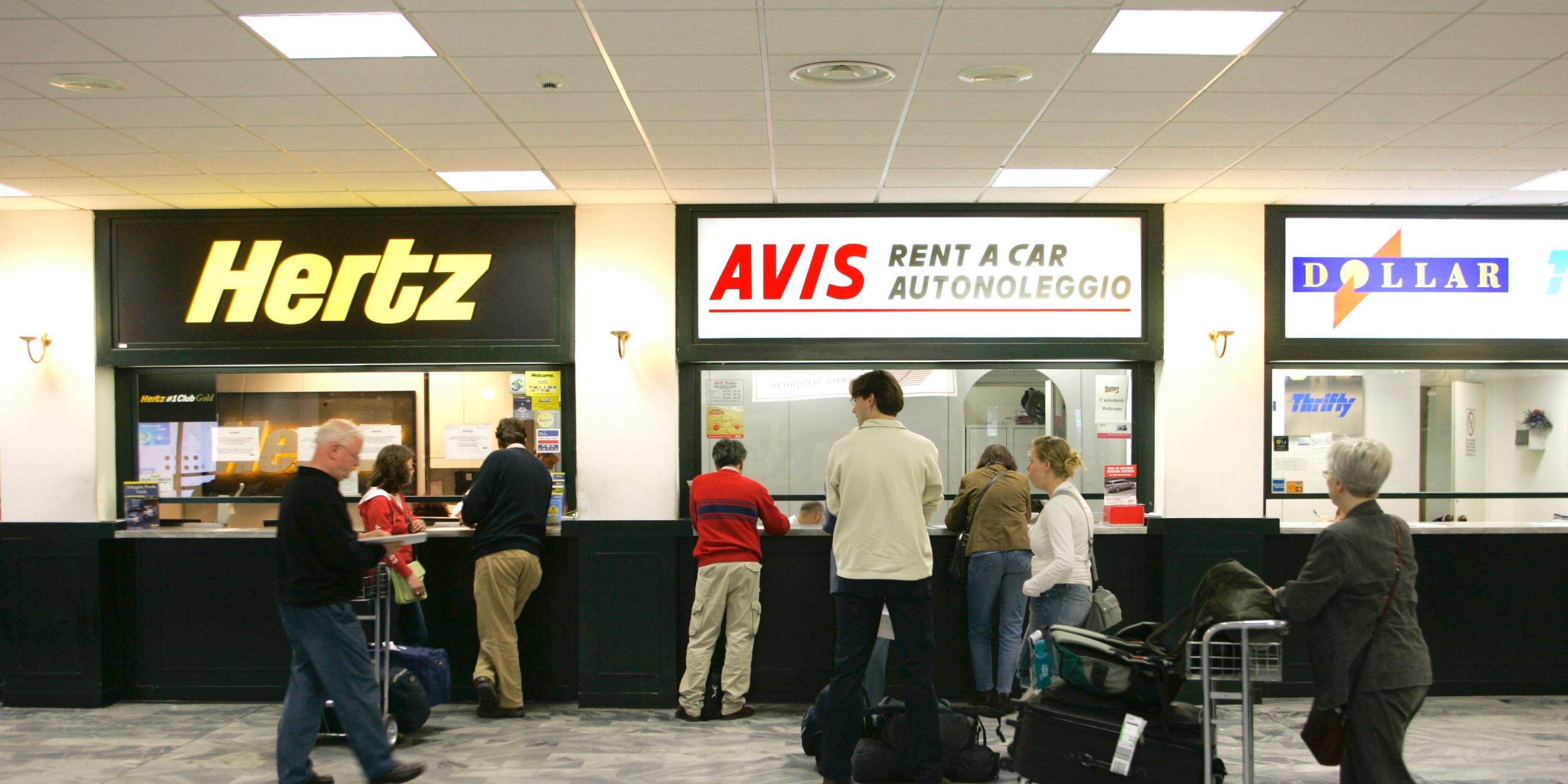 Avis budget hertz rental car airport italy