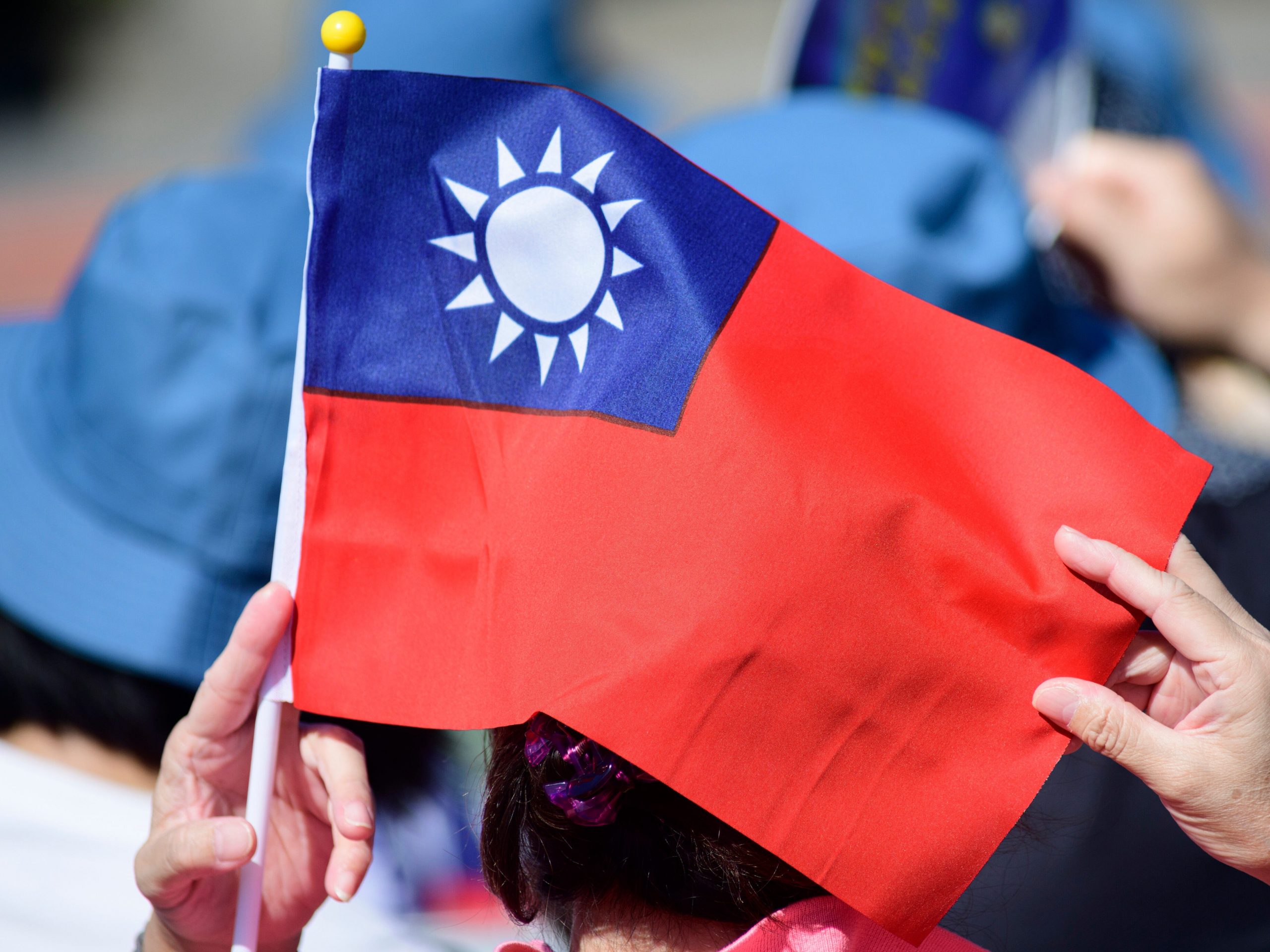 A Taiwan flag.