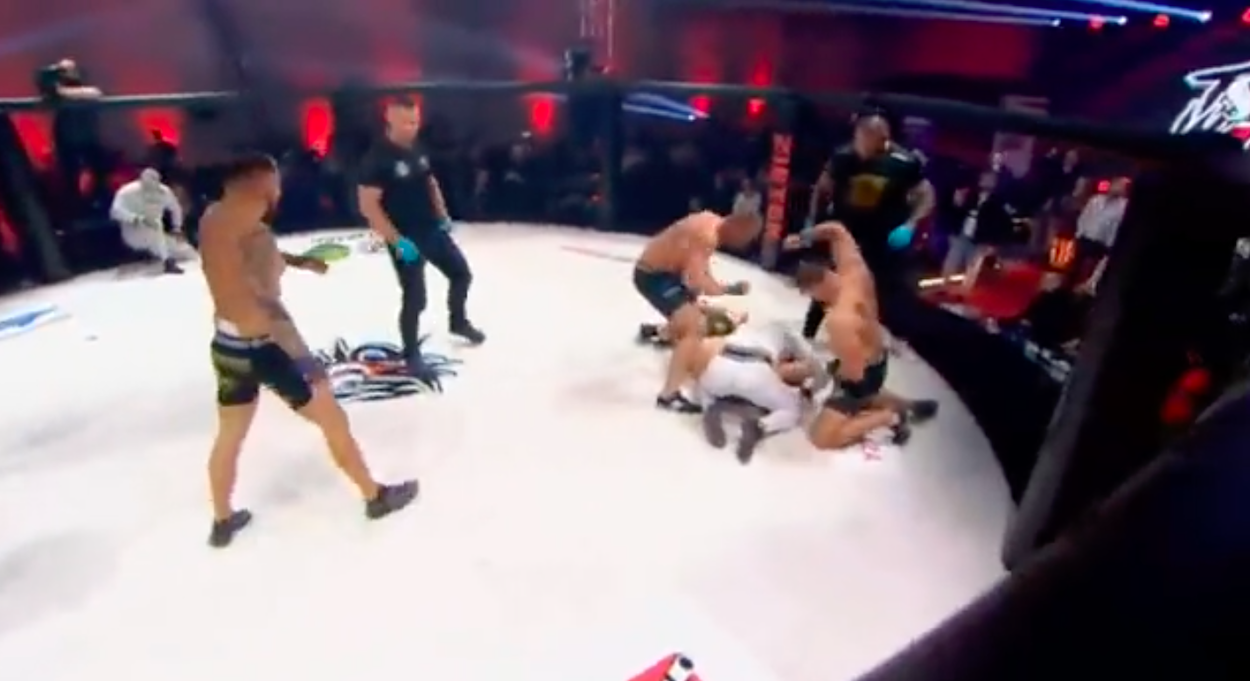 The War 3, which pitted 5-person MMA teams against each other, was one wild event.