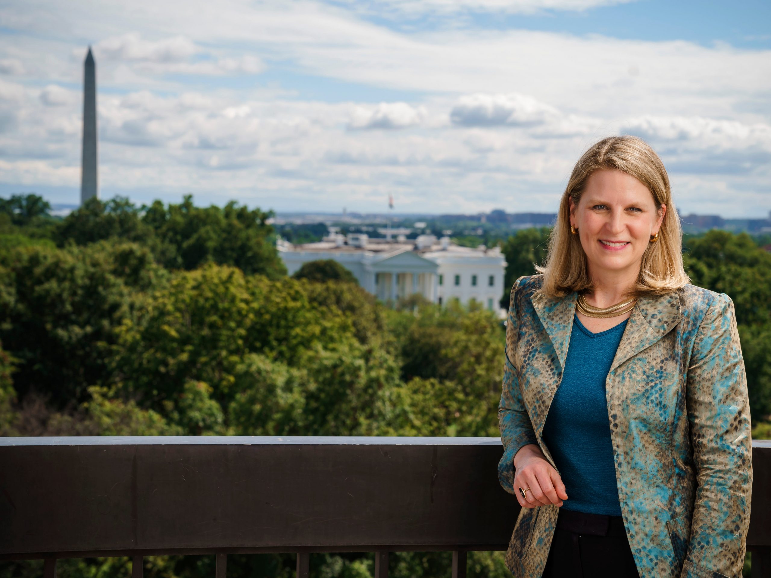 liz shuler headshot