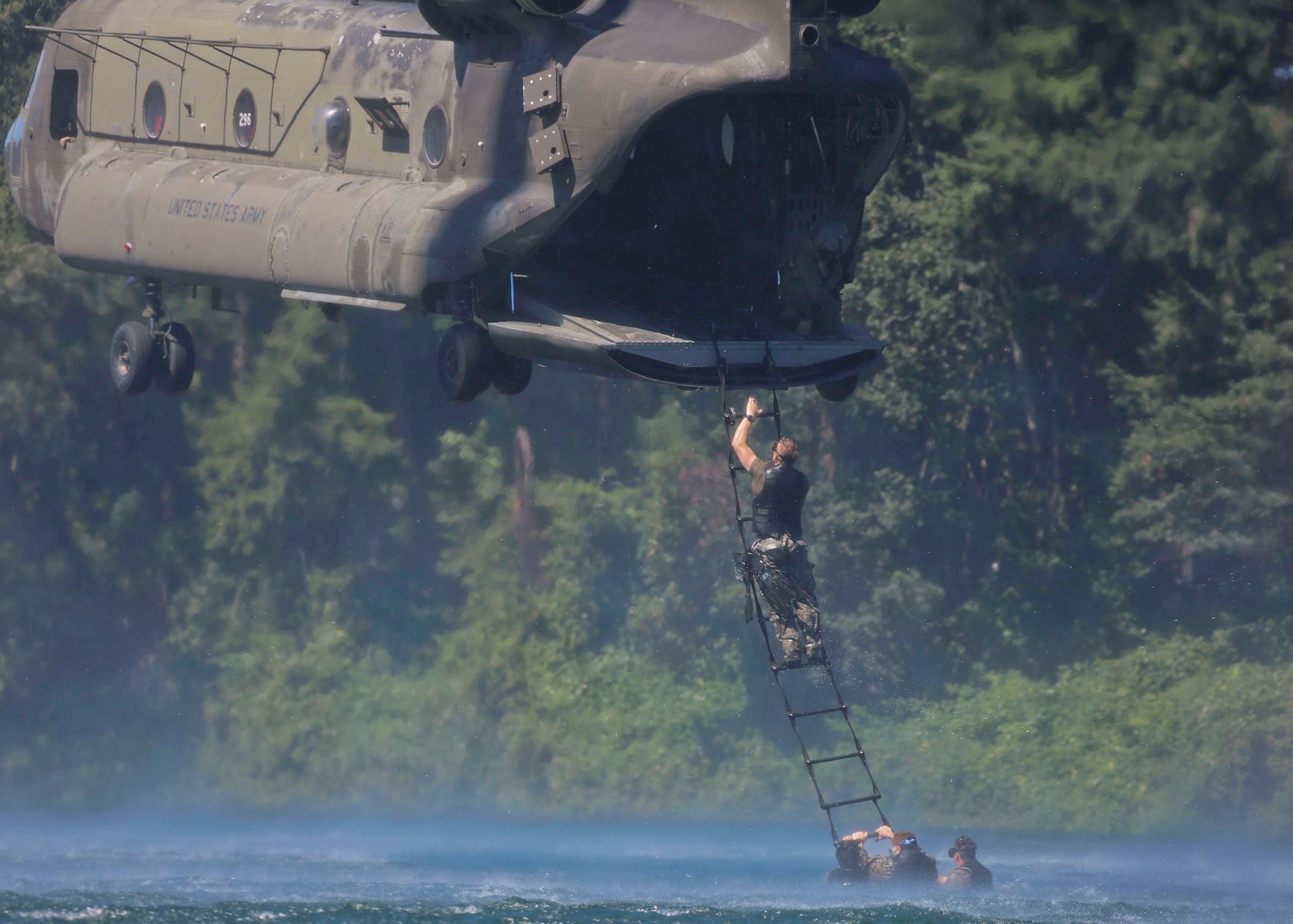 Army Special Forces Green Berets helocast CH-47
