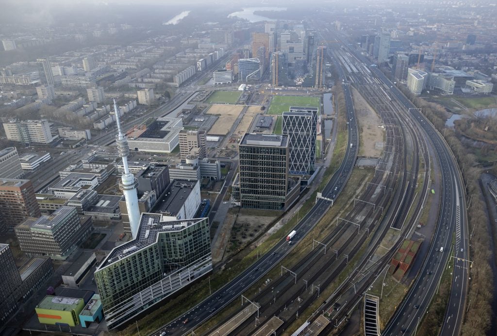 Luchtfoto van de Amsterdamse Zuidas.