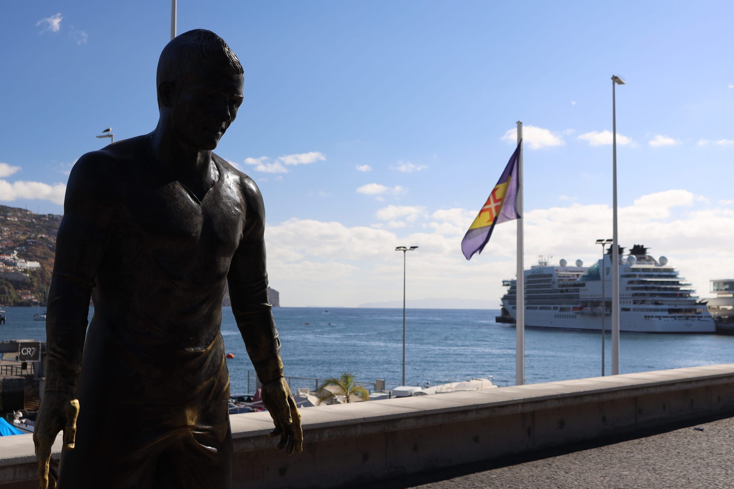 Het standbeeld van Ronaldo in Funchal op Madeira. Foto: Insider/Barnaby Lane