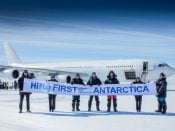 De eerste Airbus die is geland op Antarctica.