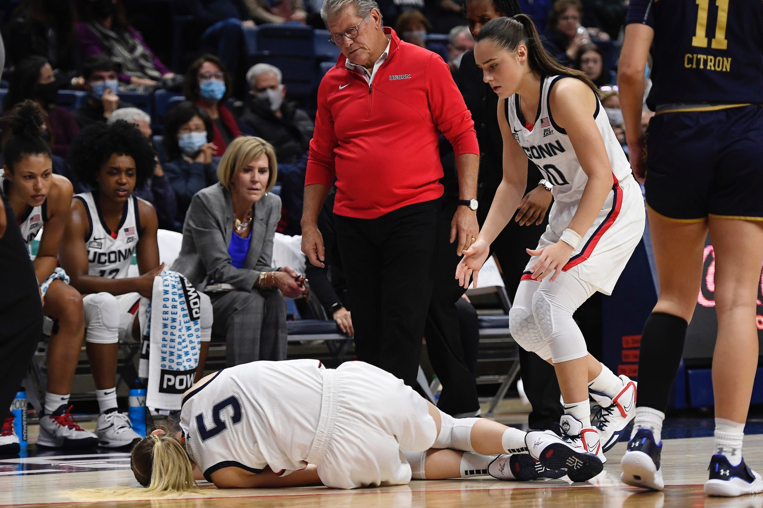 Paige Bueckers injury.