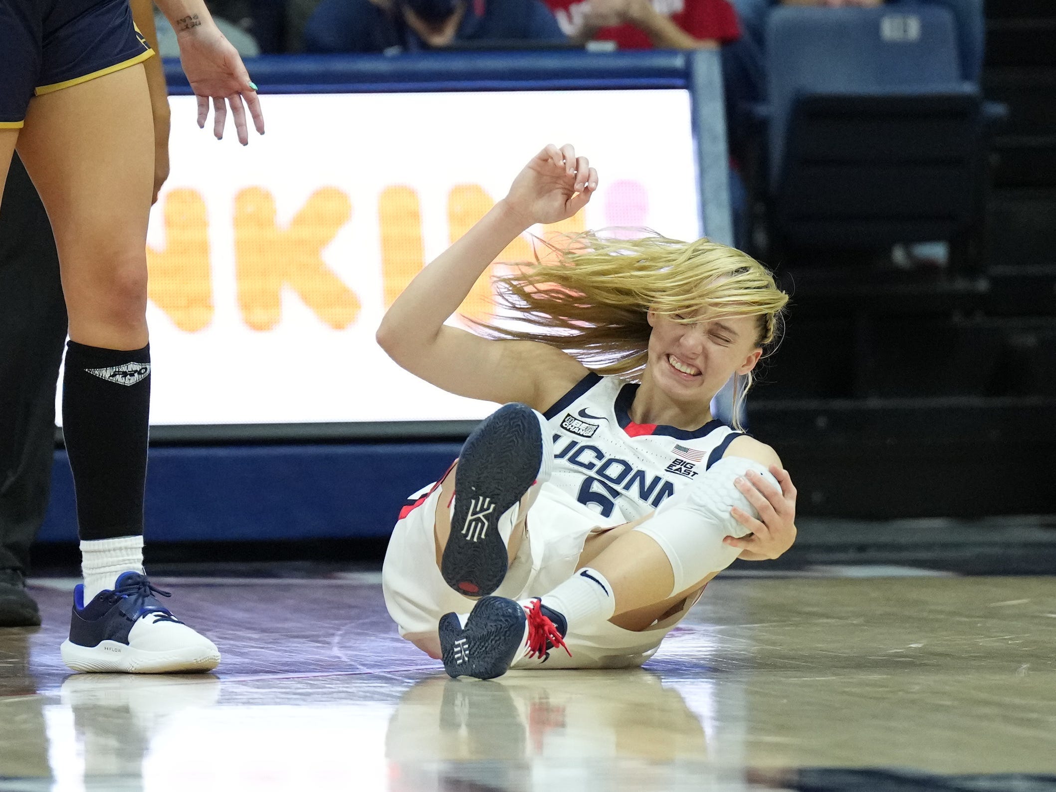 Paige Bueckers injury.