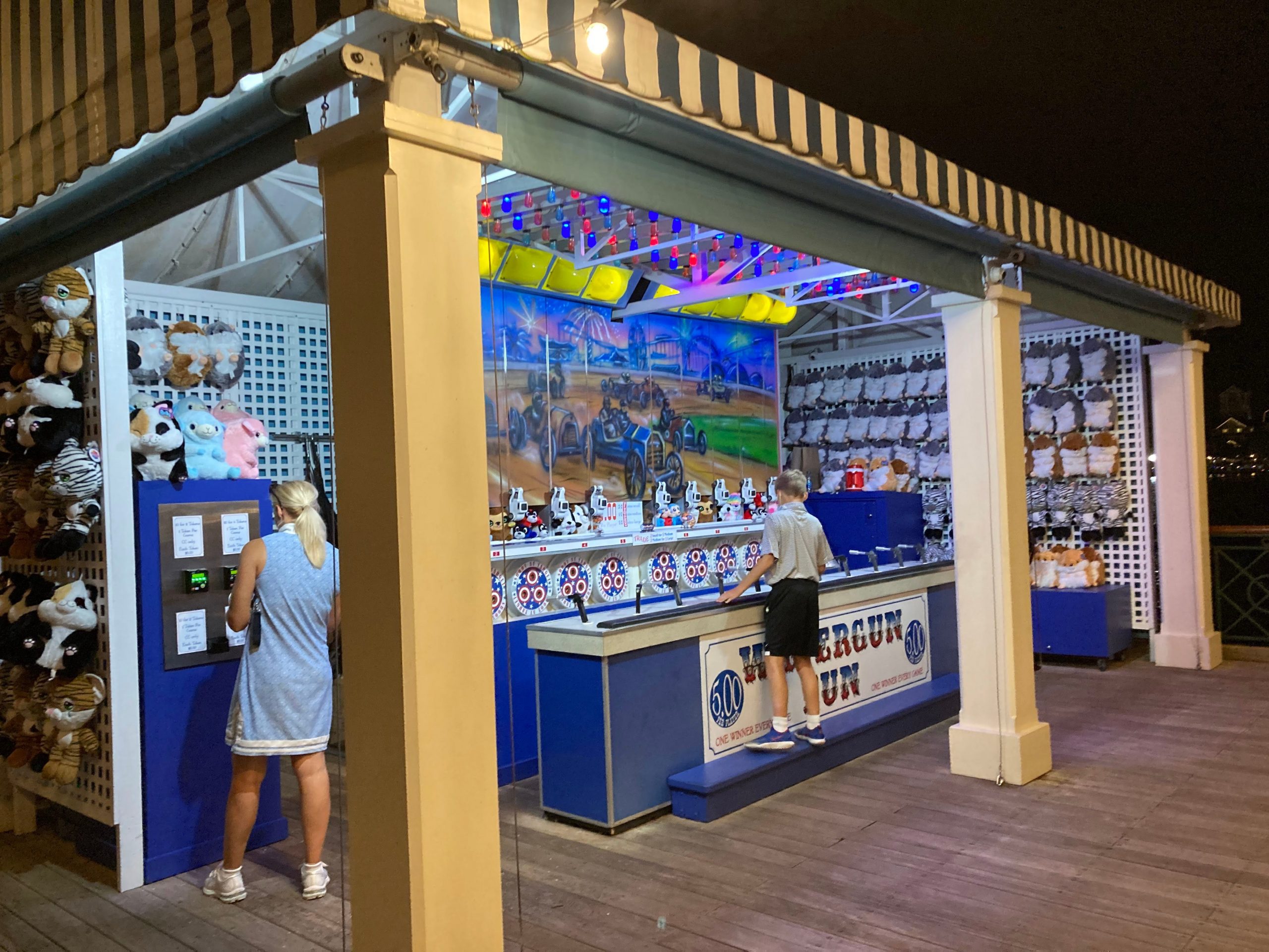 carnival games at the disney boardwalk