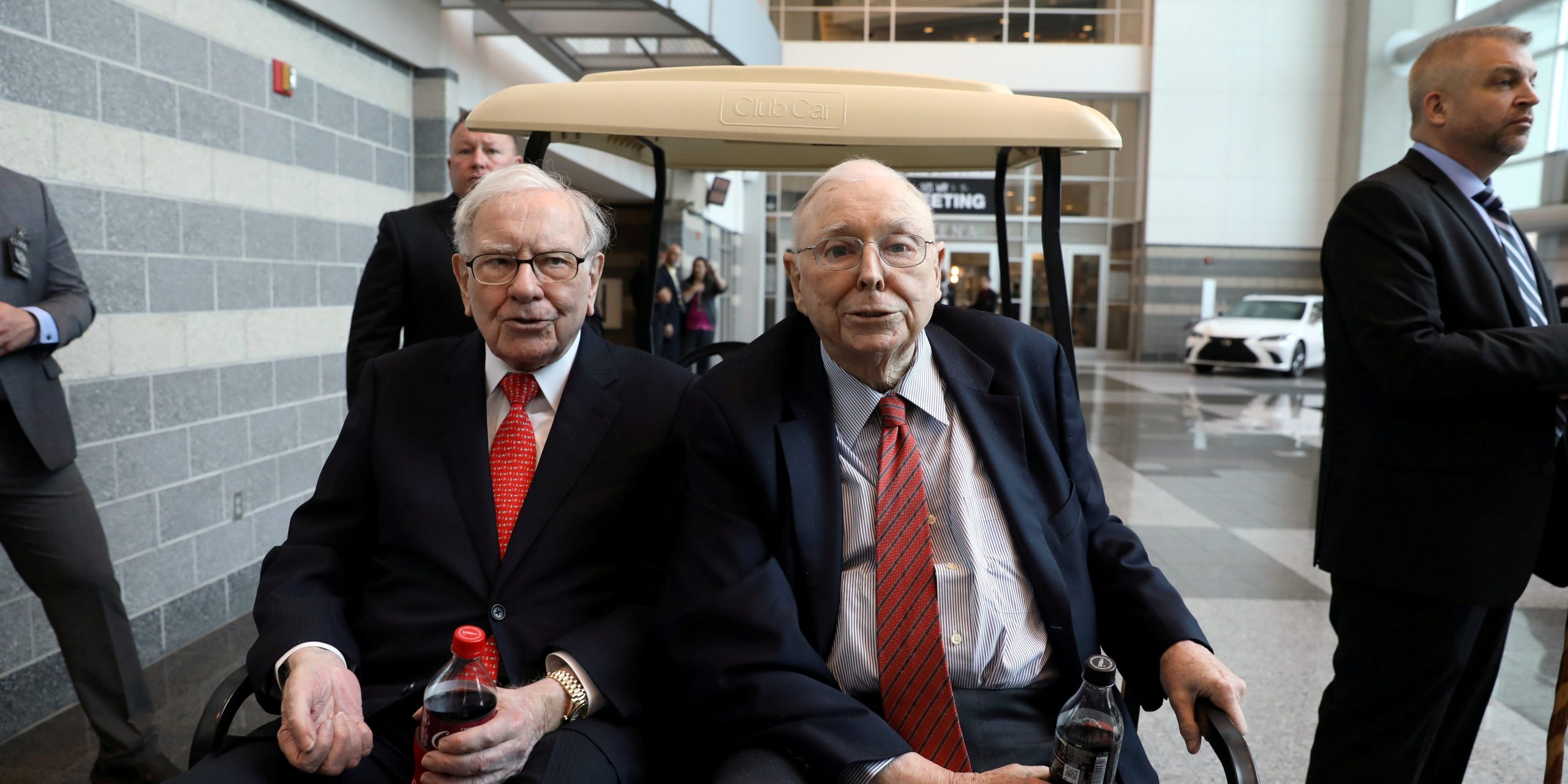 BERKSHIRE BUFFETT MUNGER 2021