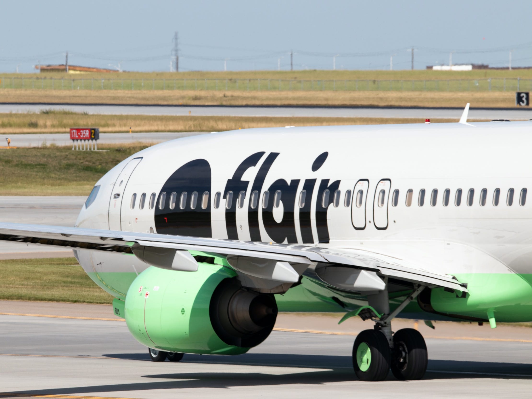 Flair Airlines Boeing 737-800
