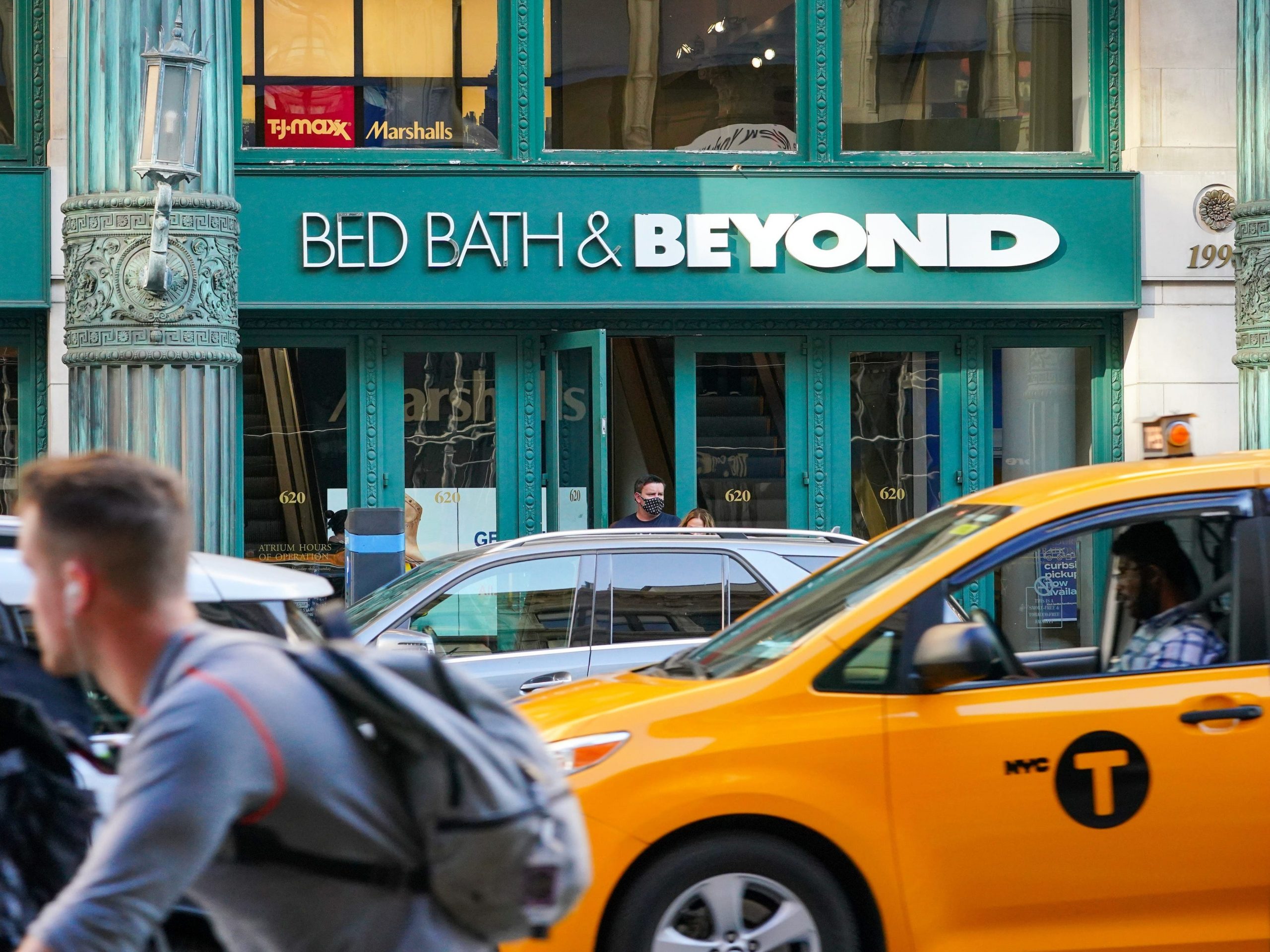 Bed Bath & Beyond store