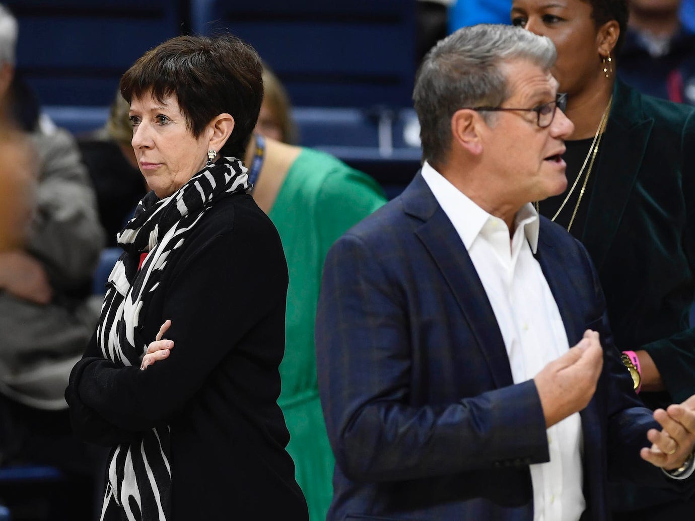 Muffet McGraw (left) and Geno Auriemma.