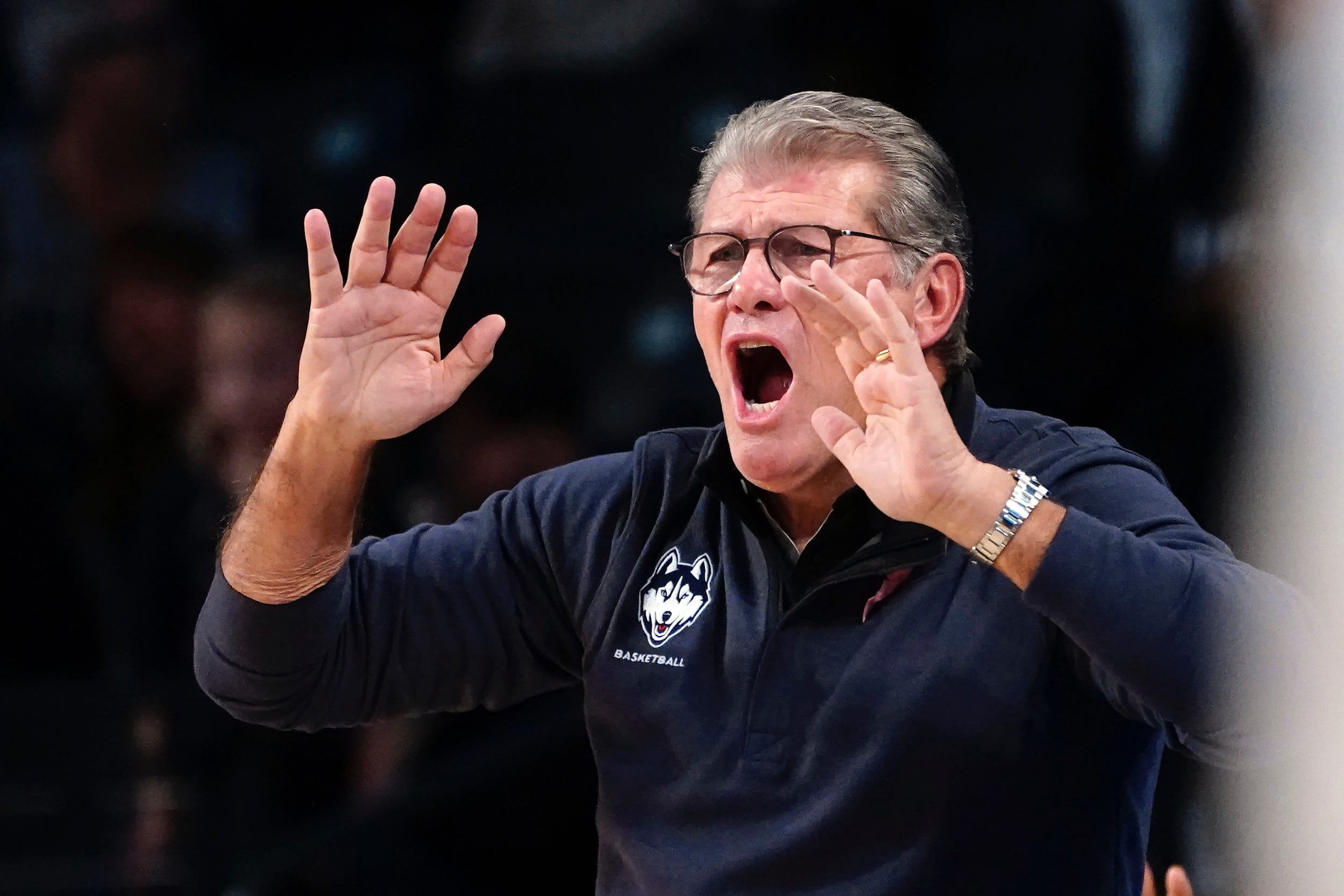 Geno Auriemma yells during UConn's loss to Georgia Tech.