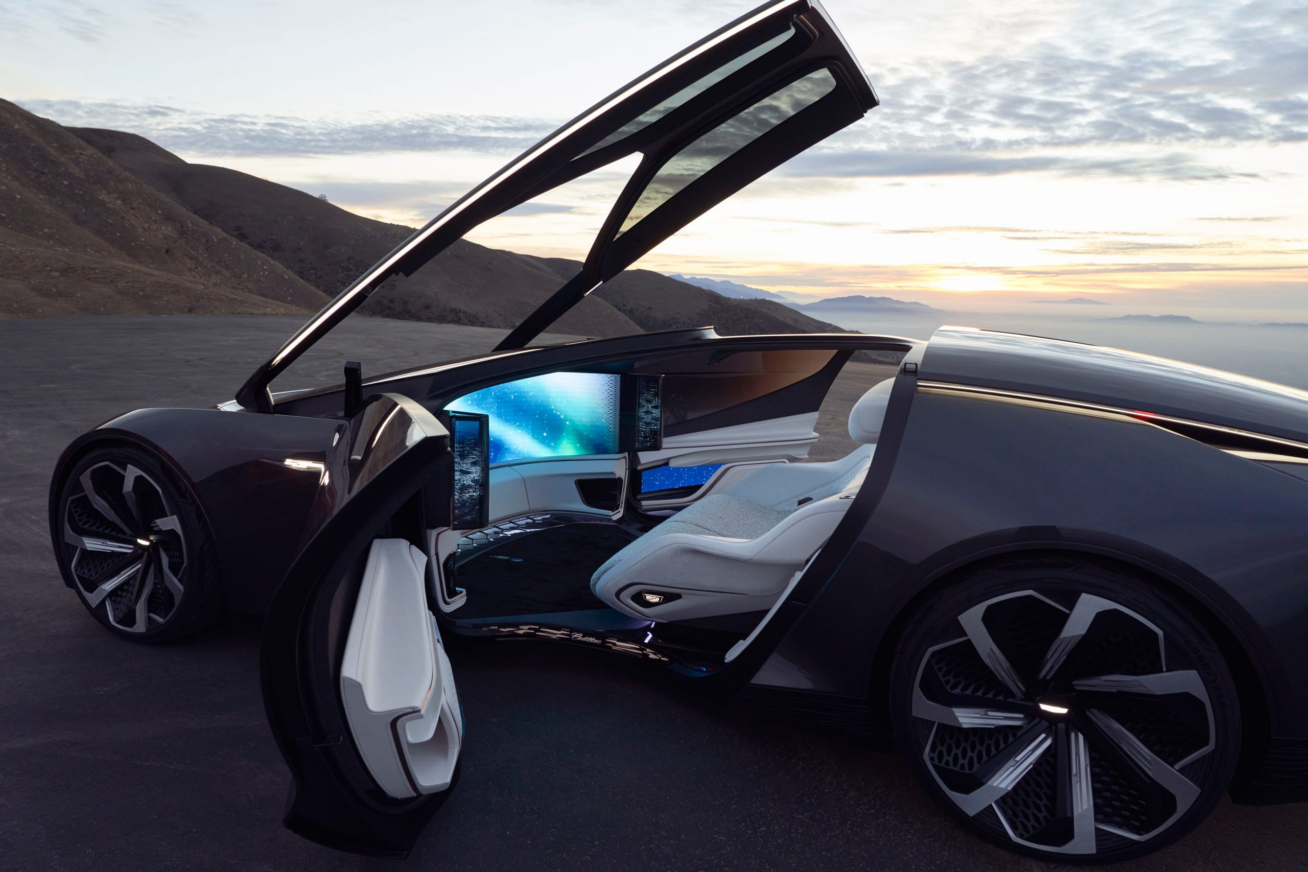 Cadillac InnerSpace autonomous electric EV