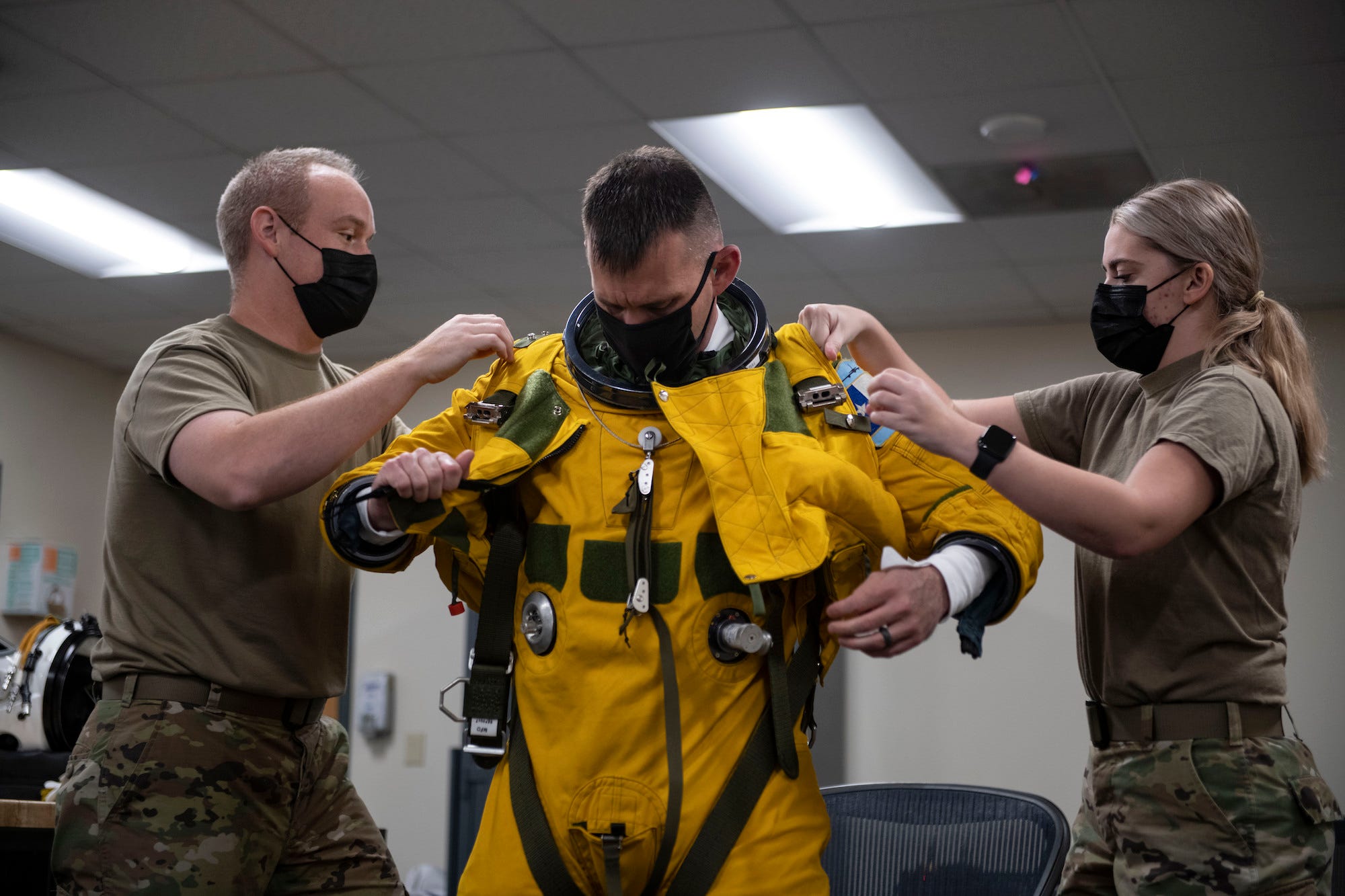 U-2 pilot pressure suit