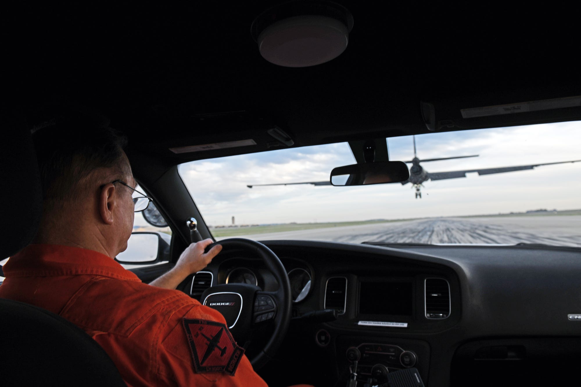 U-2 chase car takeoff