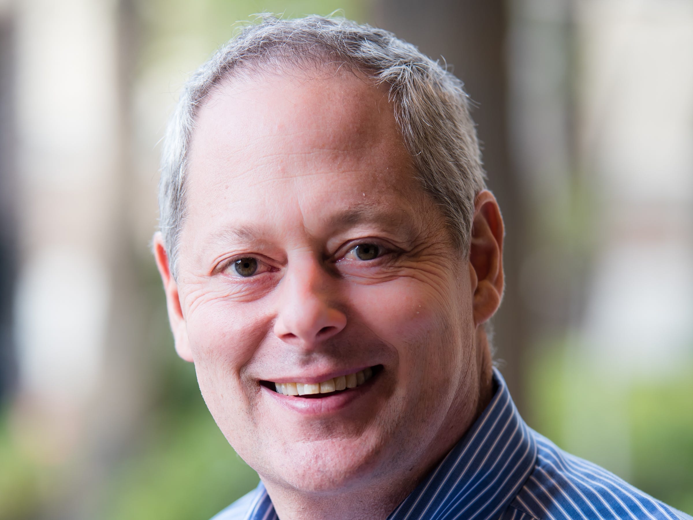 headshot of Howard Rosenberg