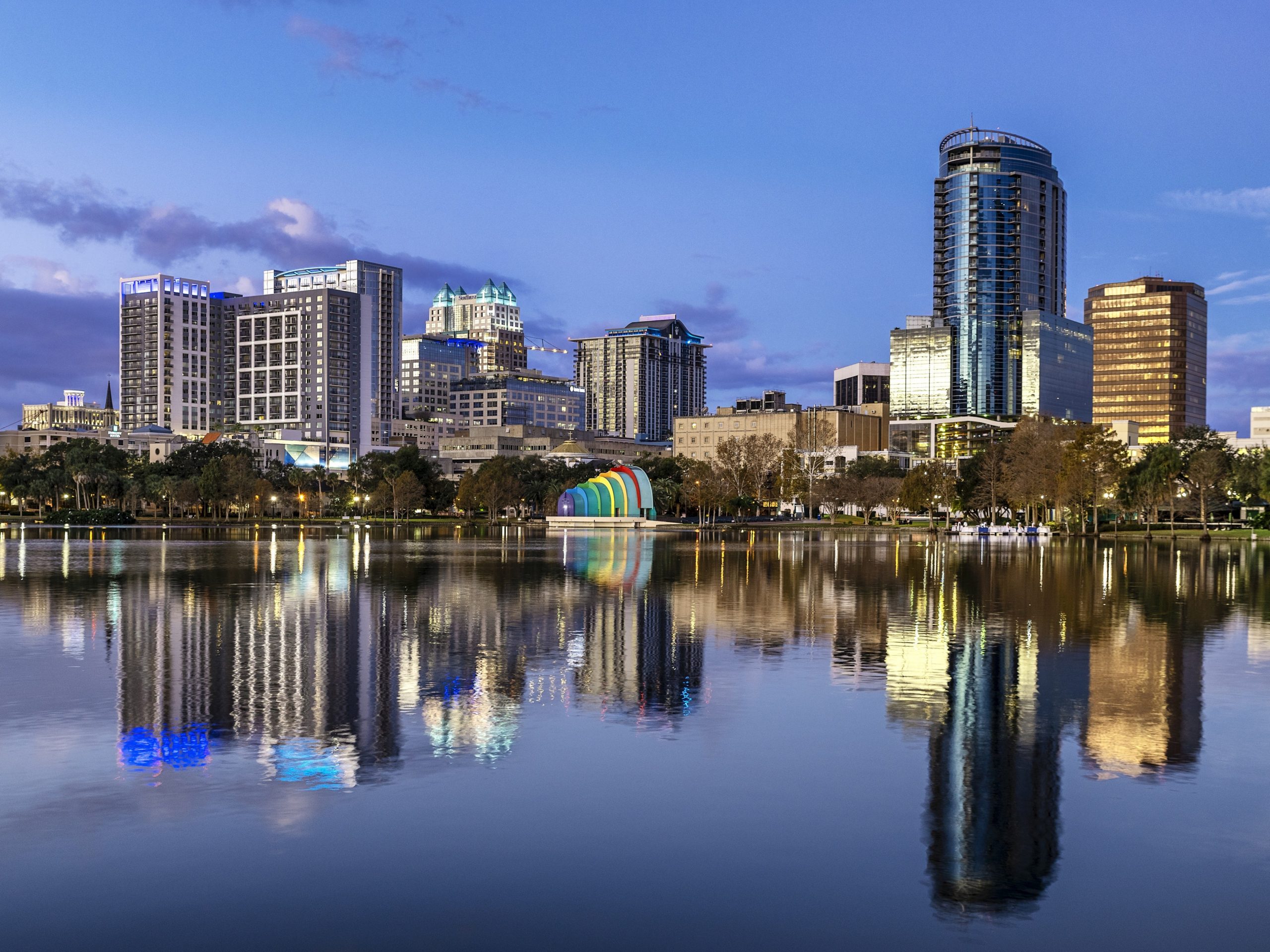 City skyline and Lake Eola at Orlando in Florida