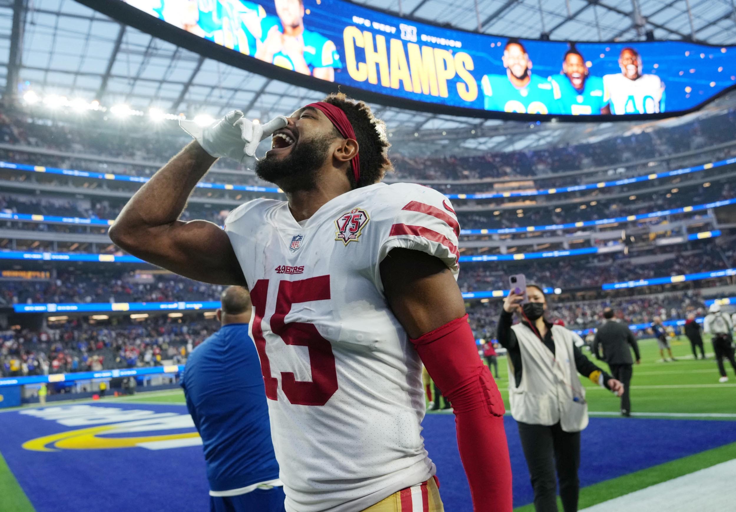 Jauan Jennings celebrates after defeating the Los Angeles Rams at SoFi Stadium.