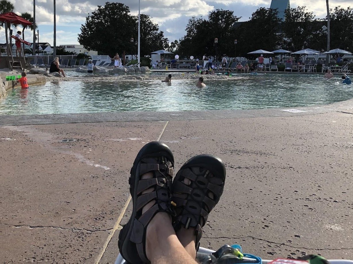 picture of the pool at the yacht club in disney world