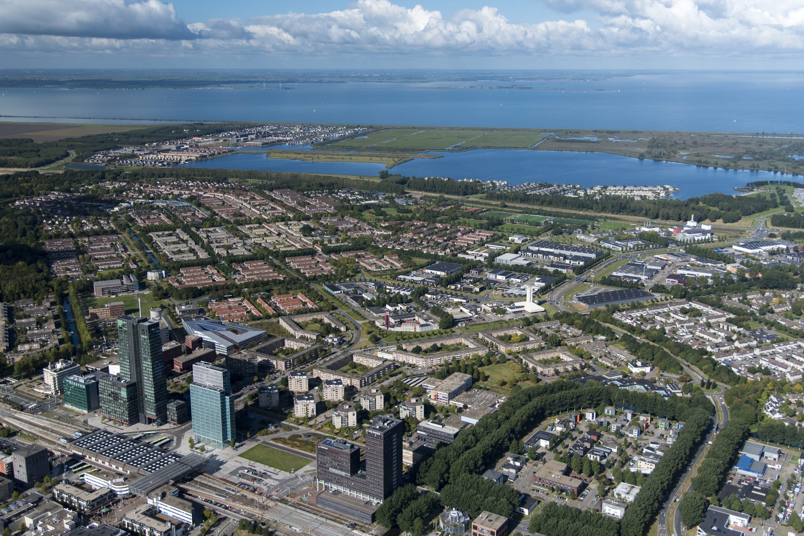 Een luchtfoto van Almere-Stad. Foto: ANP/Peter Bakker