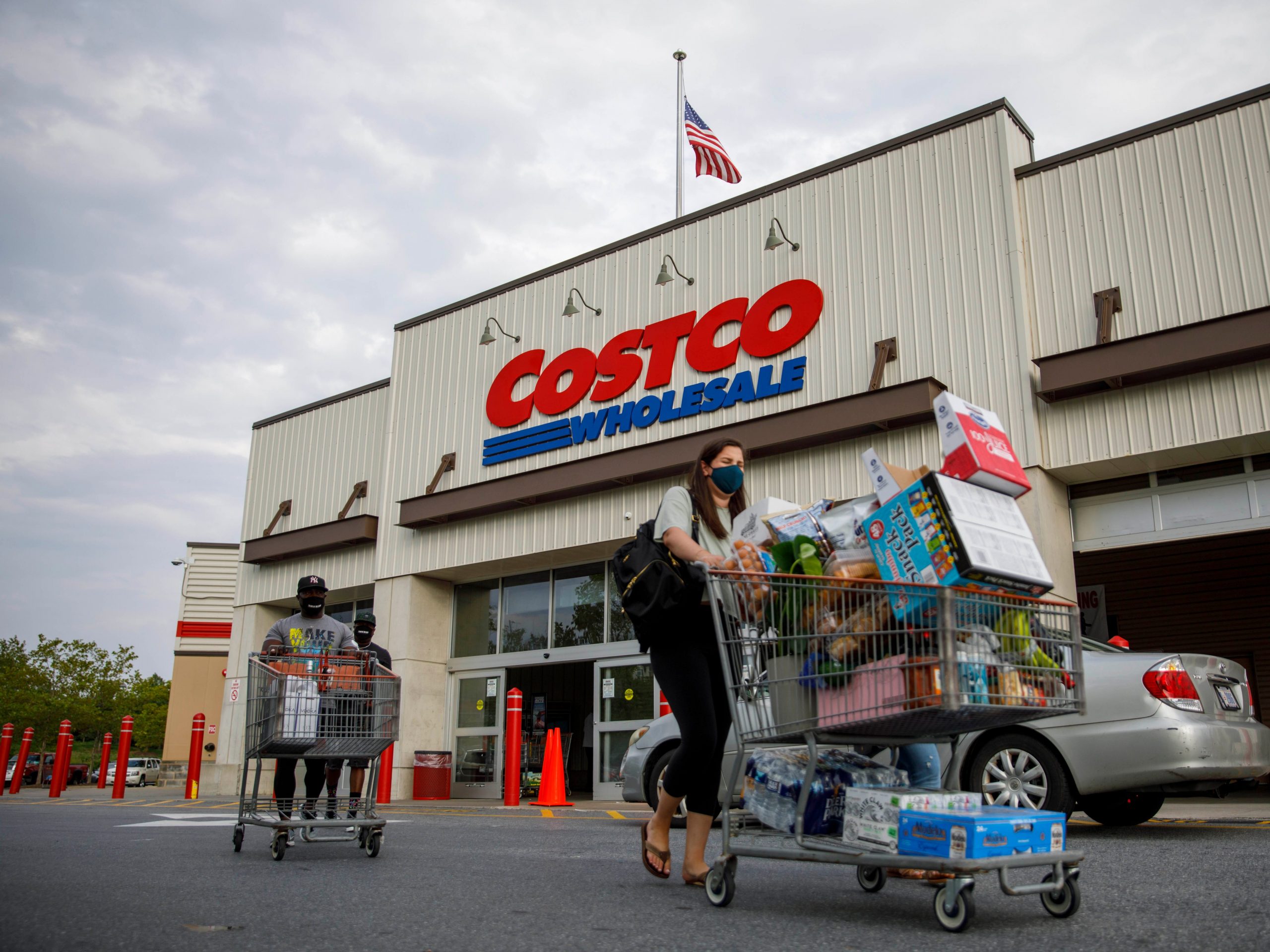 Costco shoppers