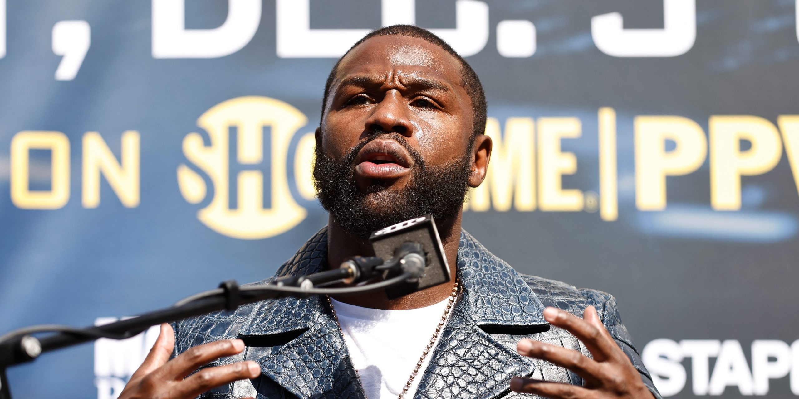 Floyd Mayweather speaking at the WBA Lightweight Championship fight between Gervonta Davis and Rolando Romero press conference.
