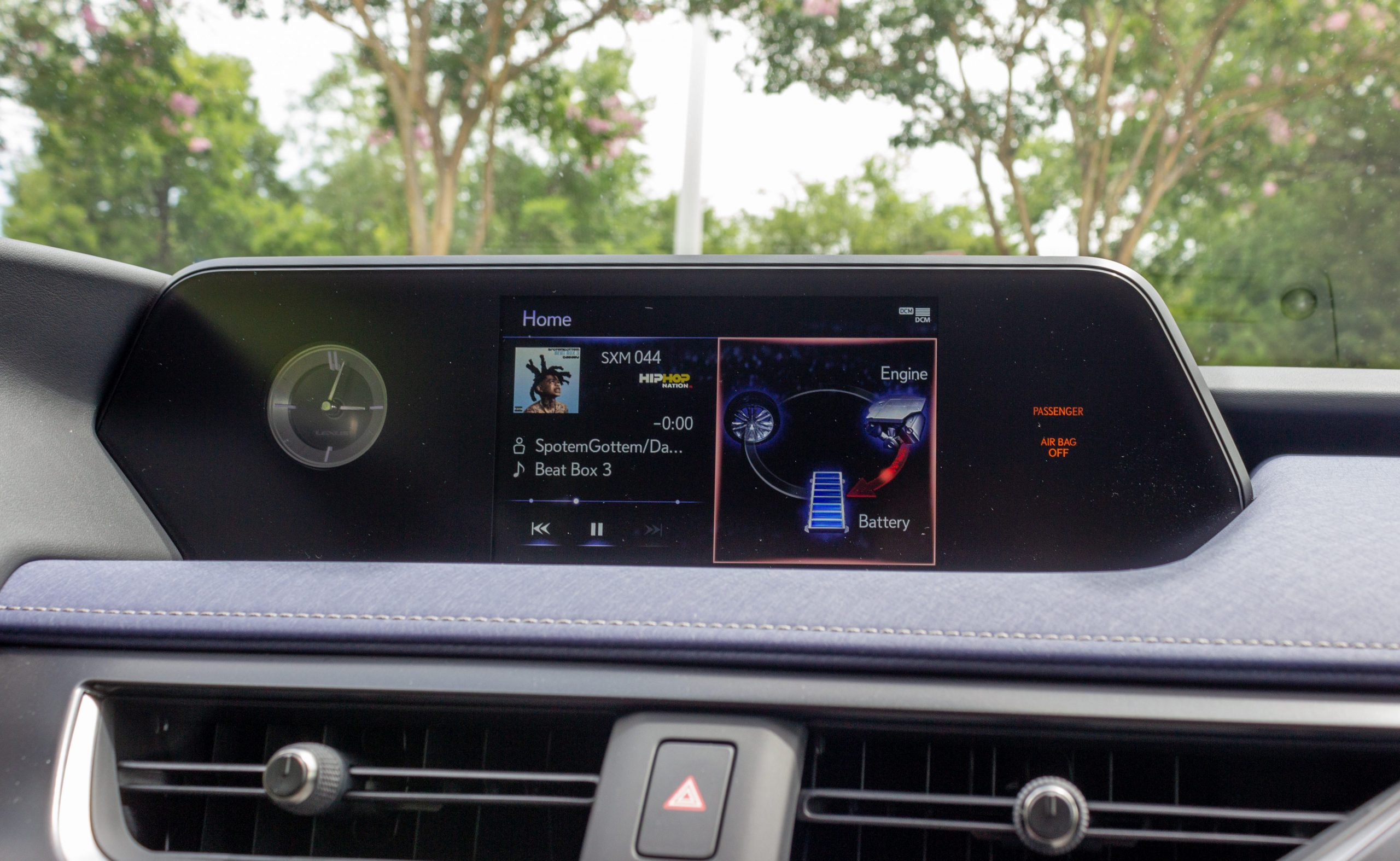 A blue Lexus UX 250h.