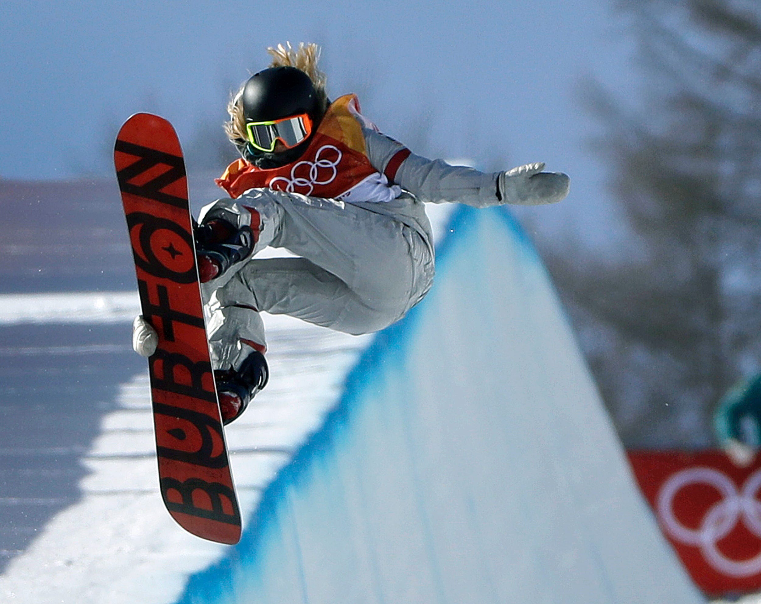 Chloe Kim competes on the halfpipe during the 2018 Olympics in Pyeongchang.