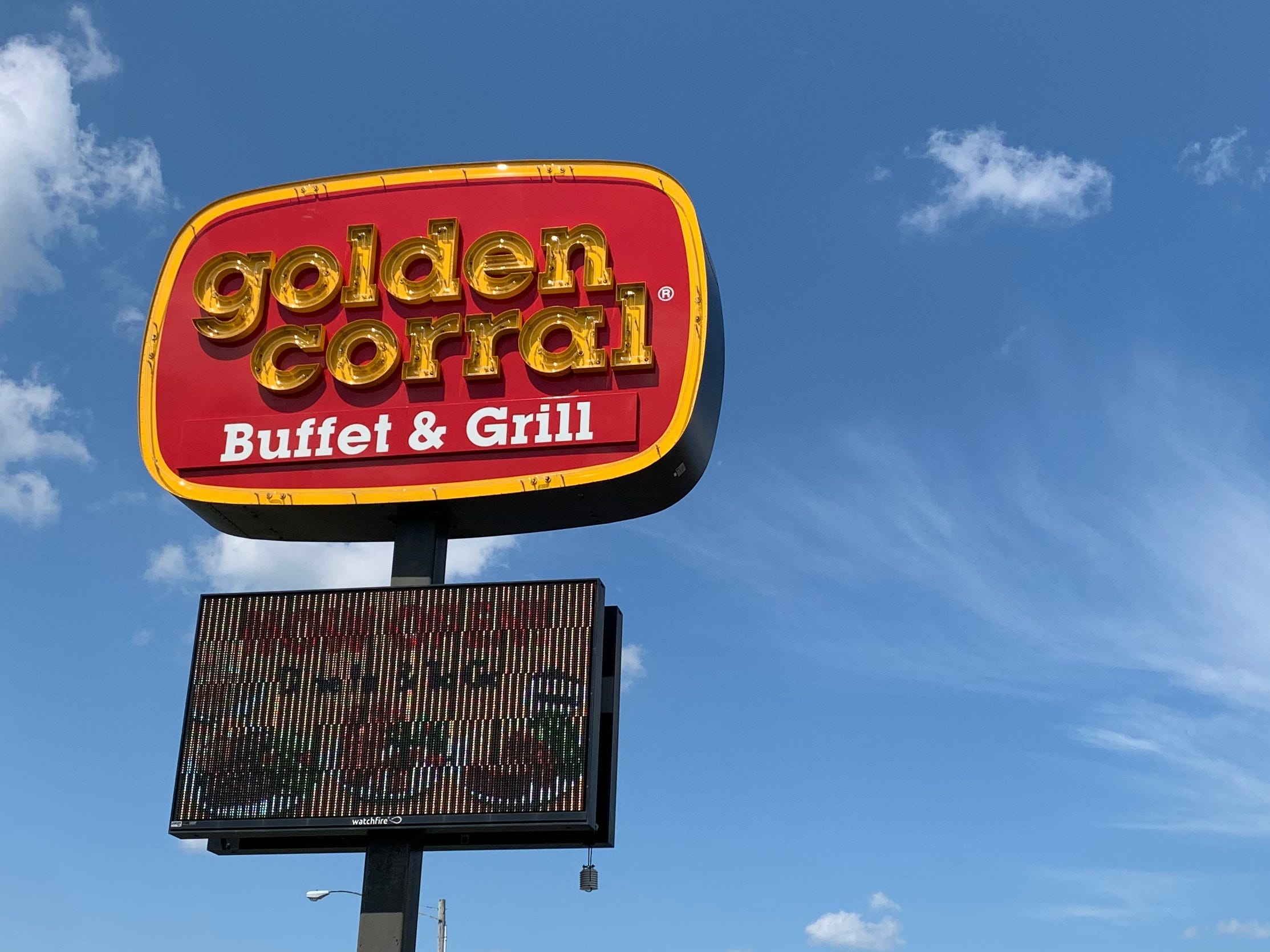 Golden Corral sign