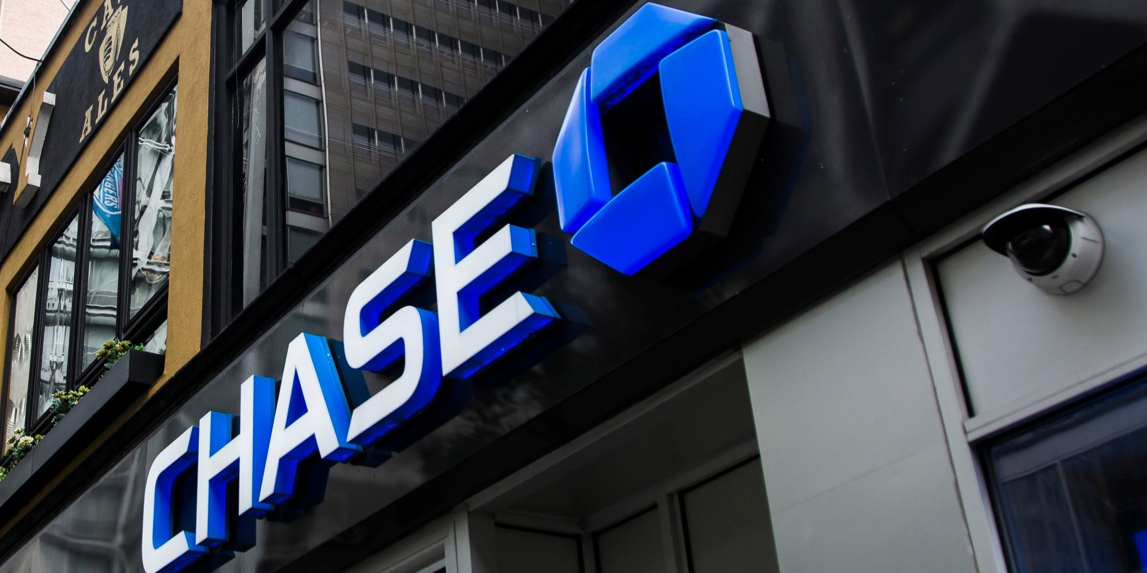 A Chase bank logo