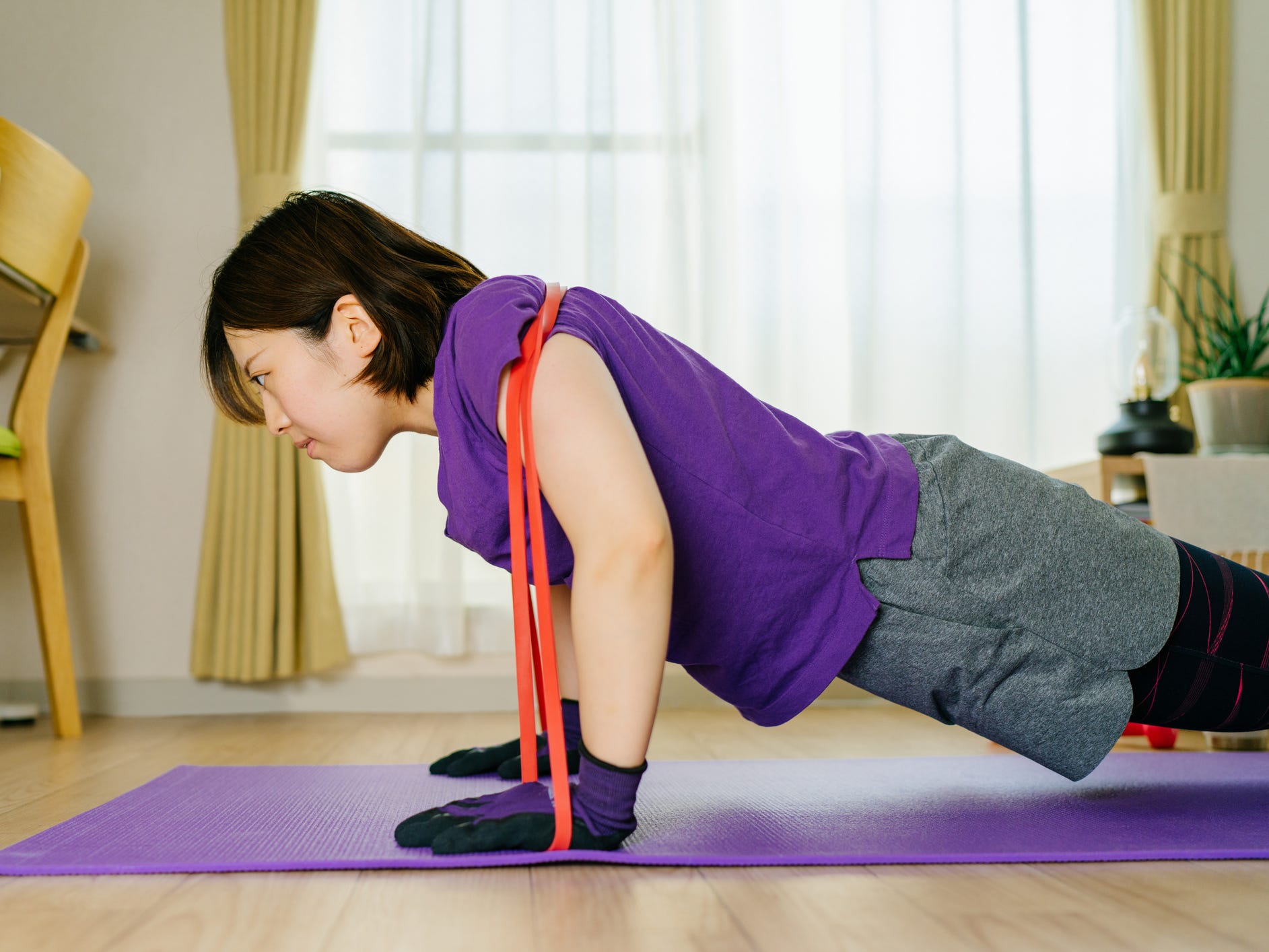 resistance band push up