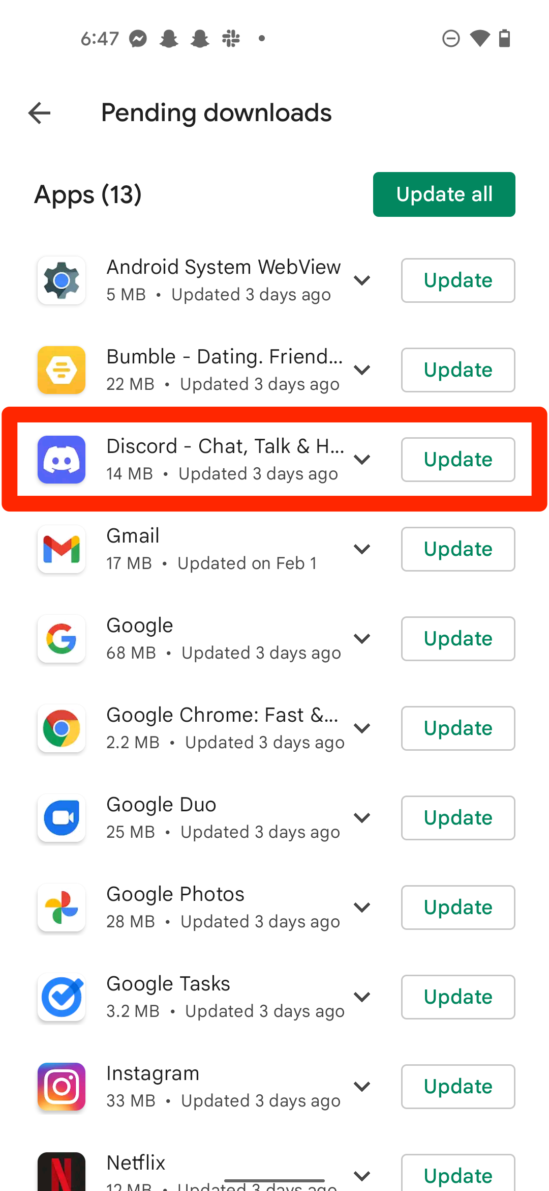The "Pending downloads" page in the Google Play Store, with Discord highlighted.