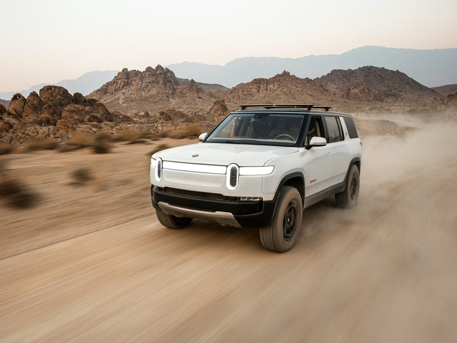 Rivian R1S