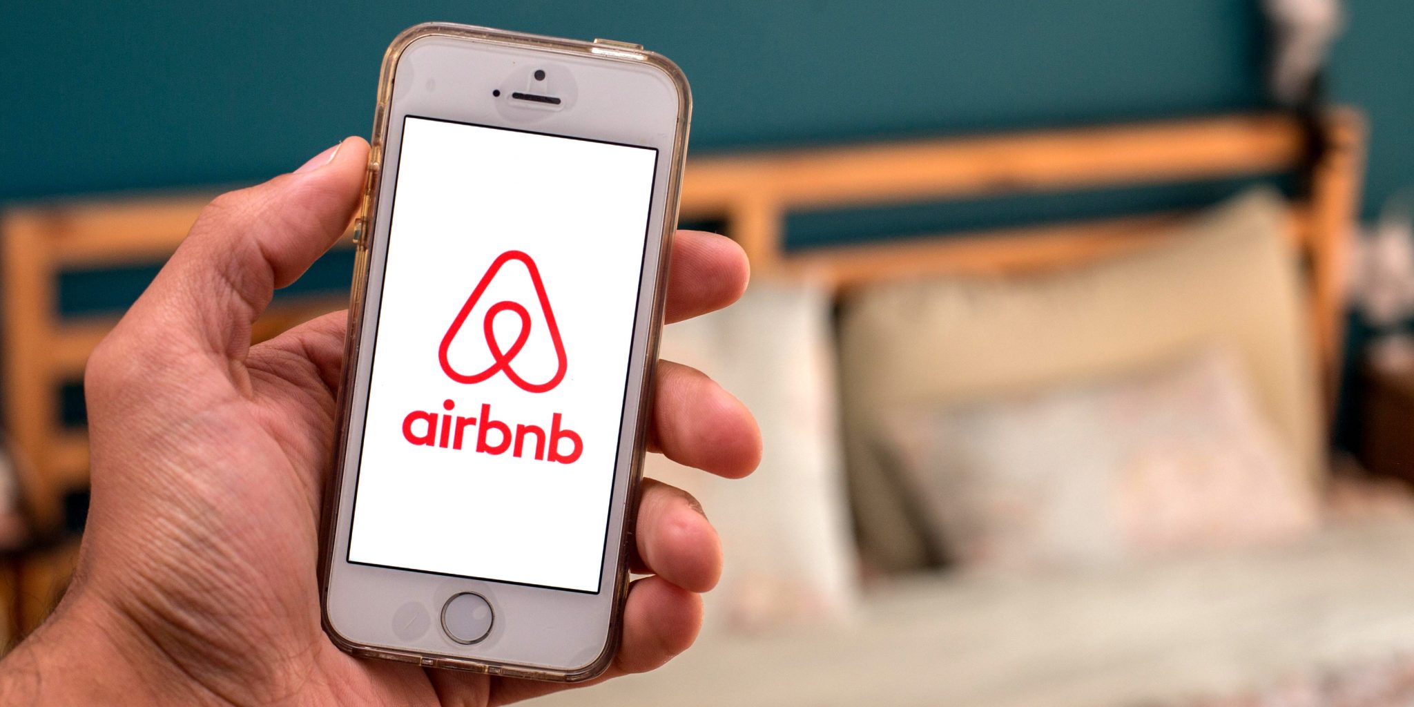 Airbnb Cabin Host Had More Than 2 000 Videos Of Guests Naked And Having