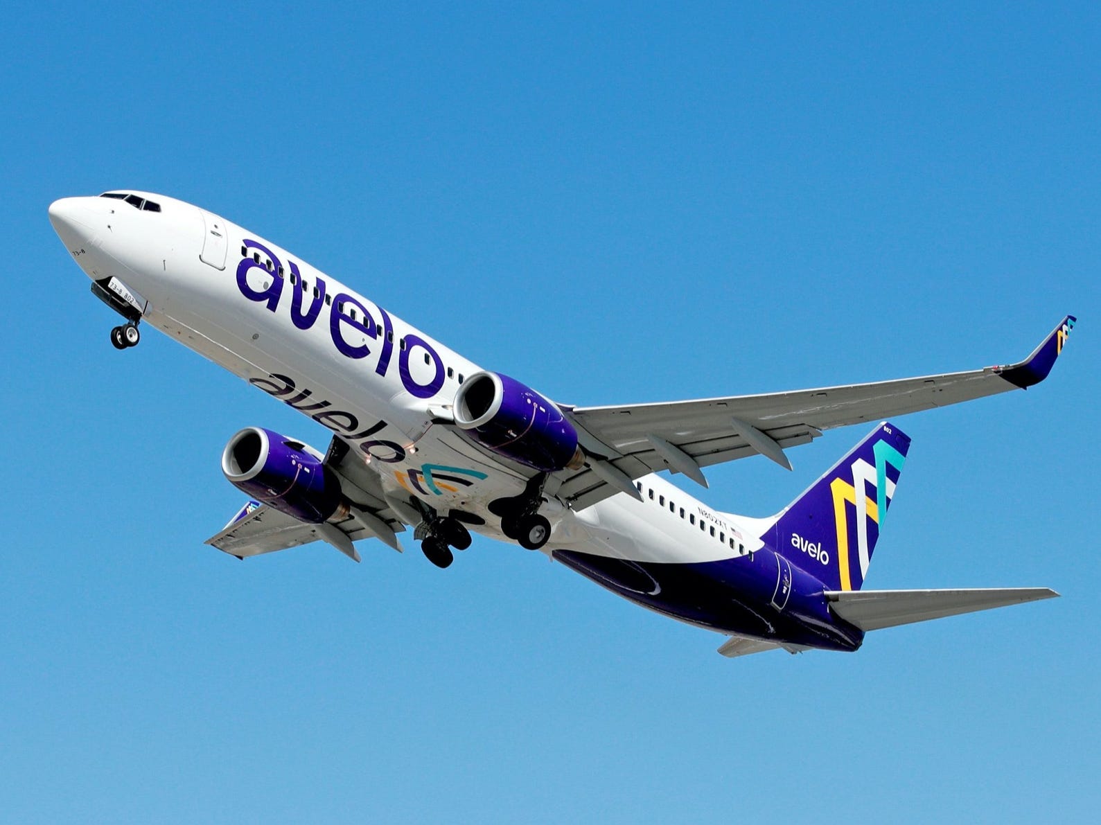 Avelo Airlines Boeing 737-800