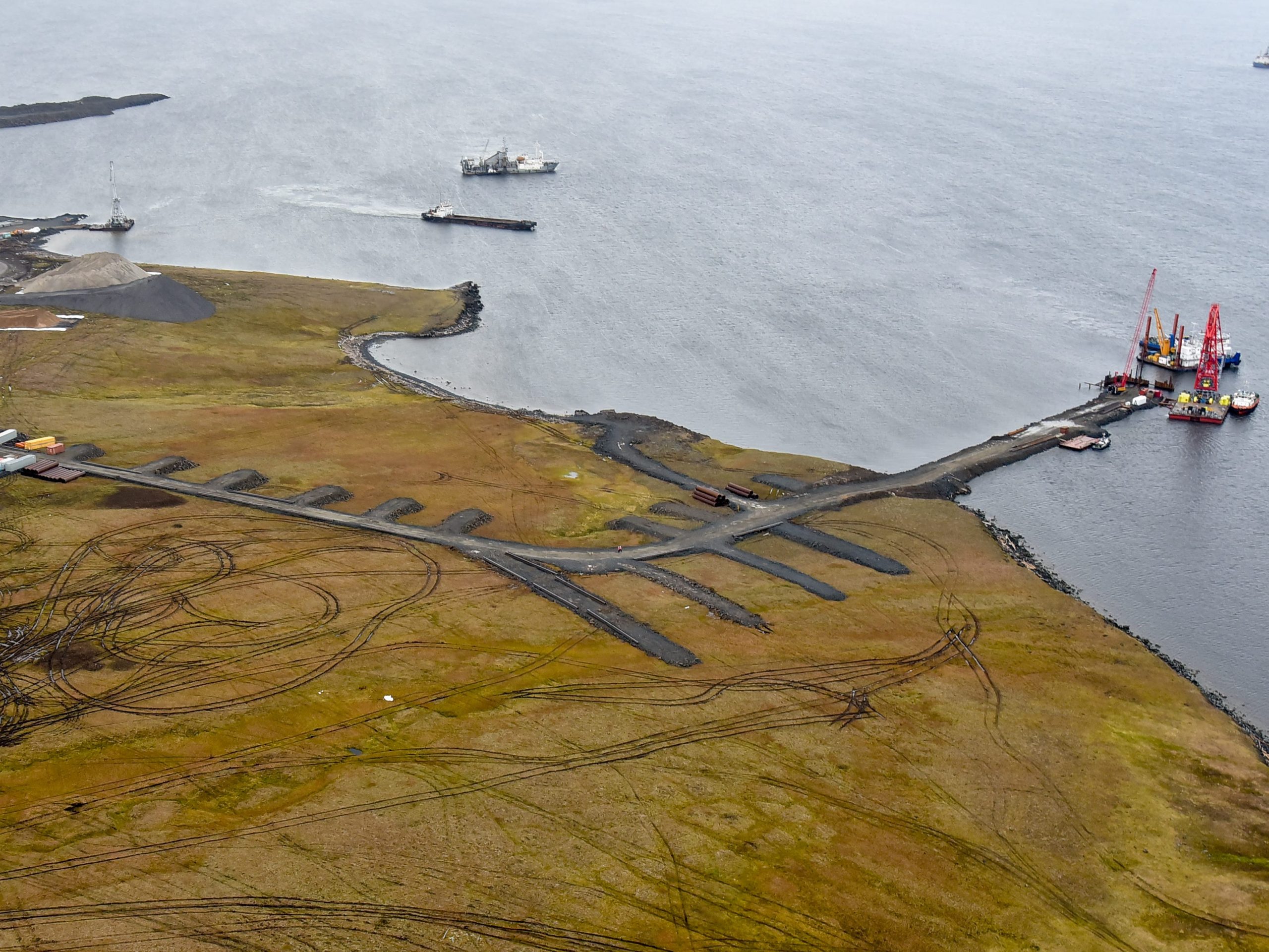 Rosneft builds North Bay Port crude oil terminal on eastern coast of Yenisey Gulf in Krasnoyarsk Territory, Russia.