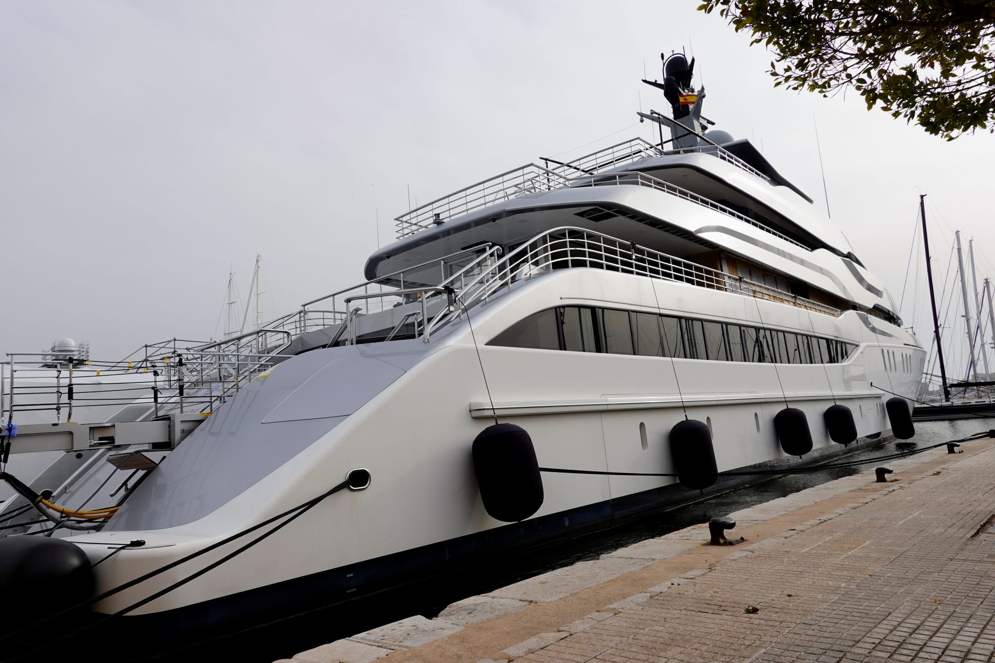 A Russian Oligarch's $90 Million Seized Superyacht Could Be Auctioned ...