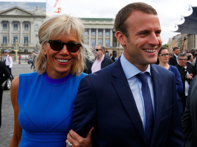 Emmanuel Macron met zijn 25 jaar oudere vrouw Brigitte. Foto: Pascal Rossignol/AP