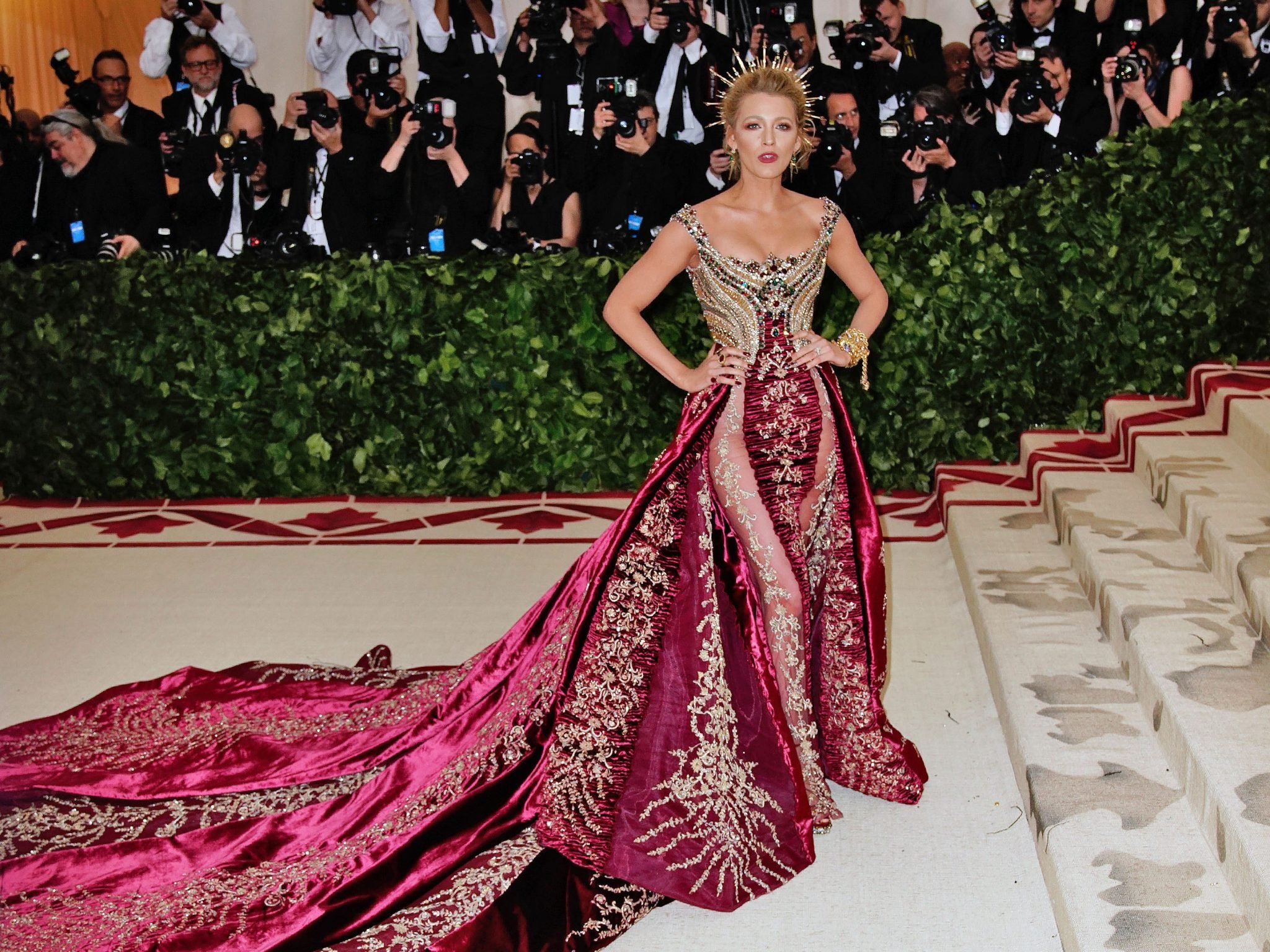 Blake Lively channeled the Statue of Liberty at the Met Gala in a gown ...