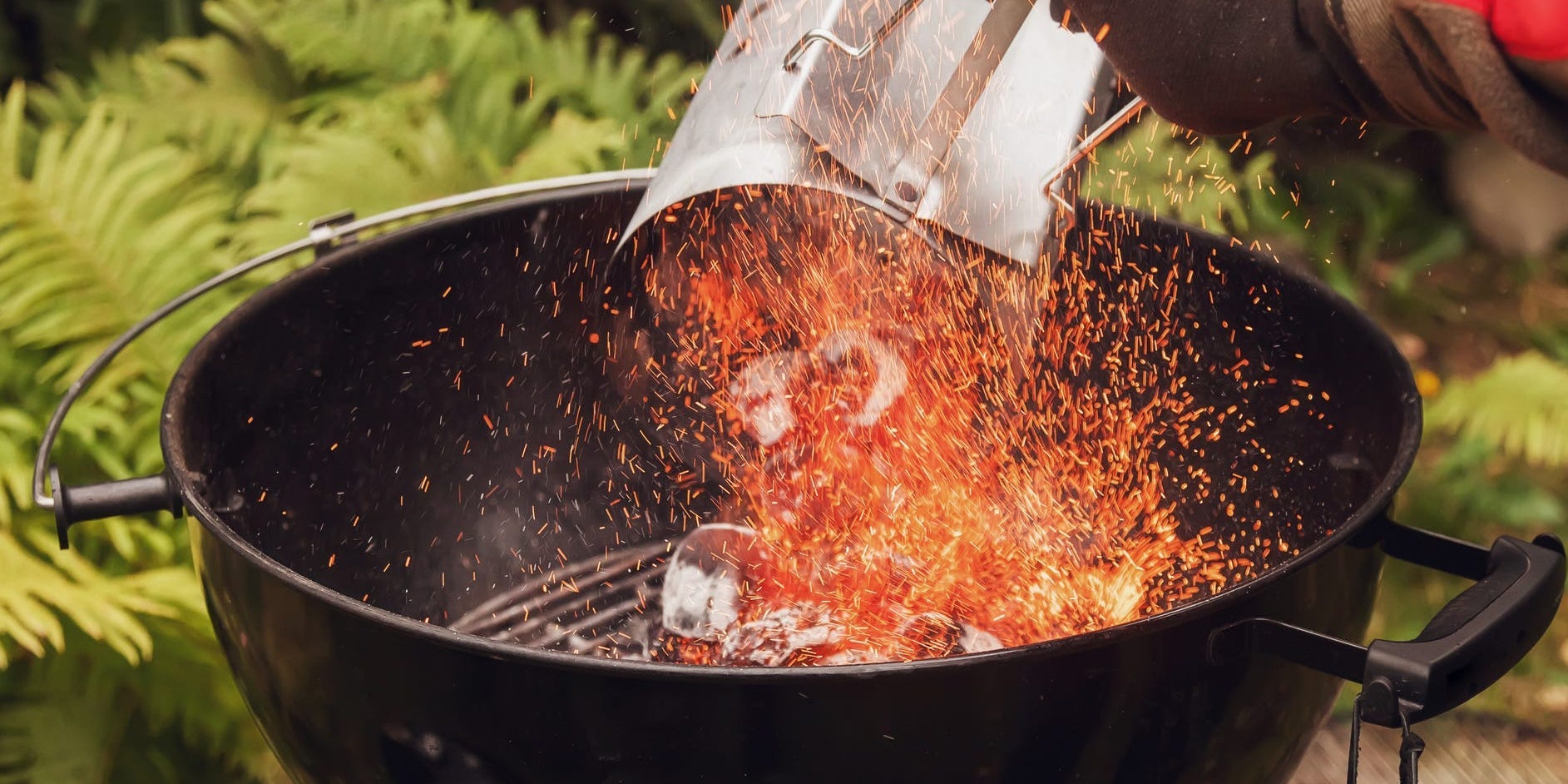 How to start a charcoal grill and perfectly arrange your coals for cook