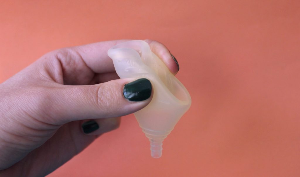 How To Use A Menstrual Cup — And Why Its A Popular Alternative To Tampons And Pads 9332