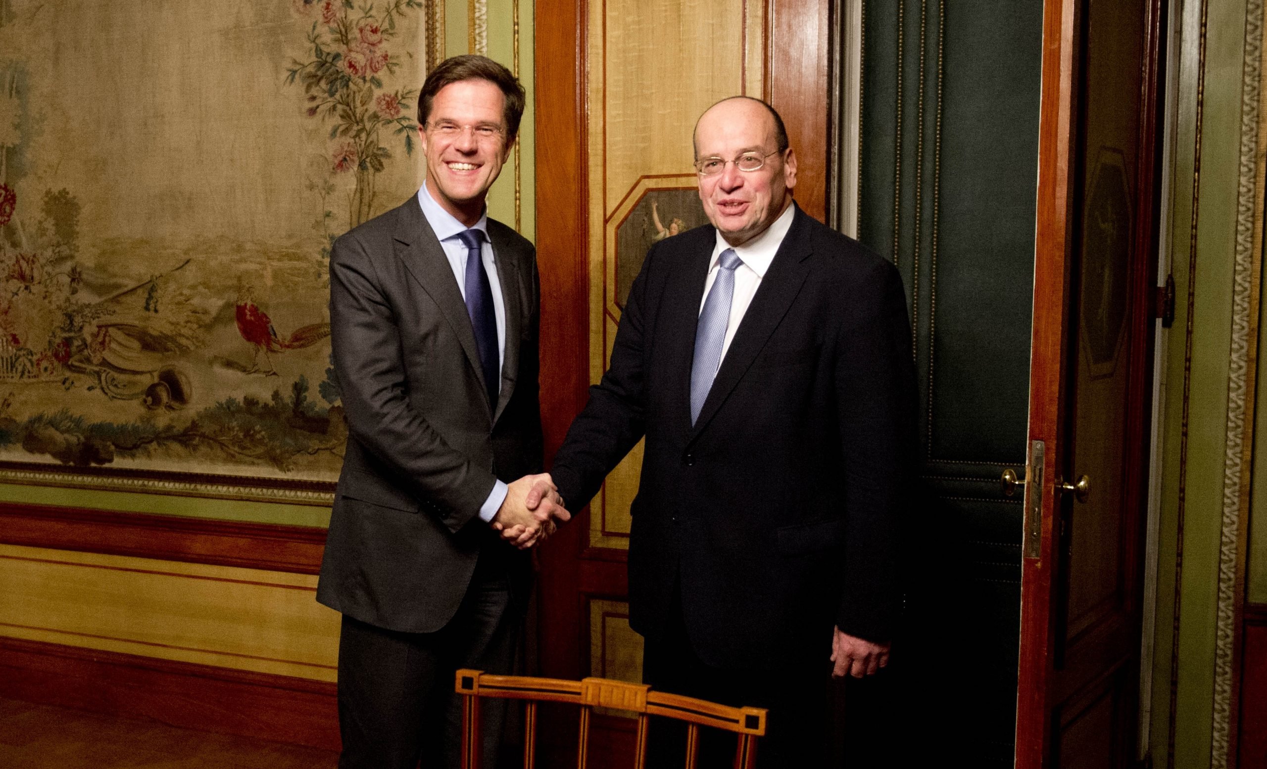 Premier Mark Rutte  ontvangt in 2012 aankomend staatssecretaris Fred Teeven. Foto: ANP/Robin Utrecht