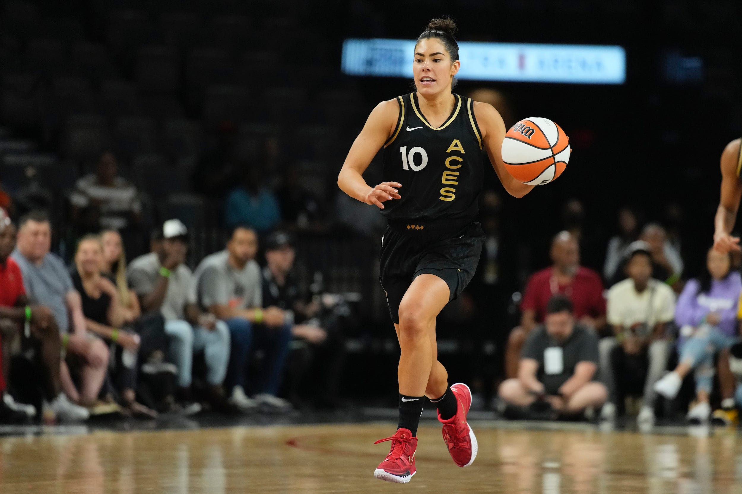 Kelsey Plum Crashed Her Teammates' WNBA Finals Press Conference With A ...